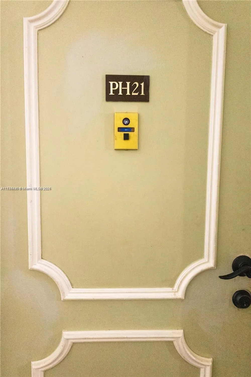 Property Slideshow image 4 of 10 | 1300 saint charles pl ph 21, Pembroke Pines, FL, 33026