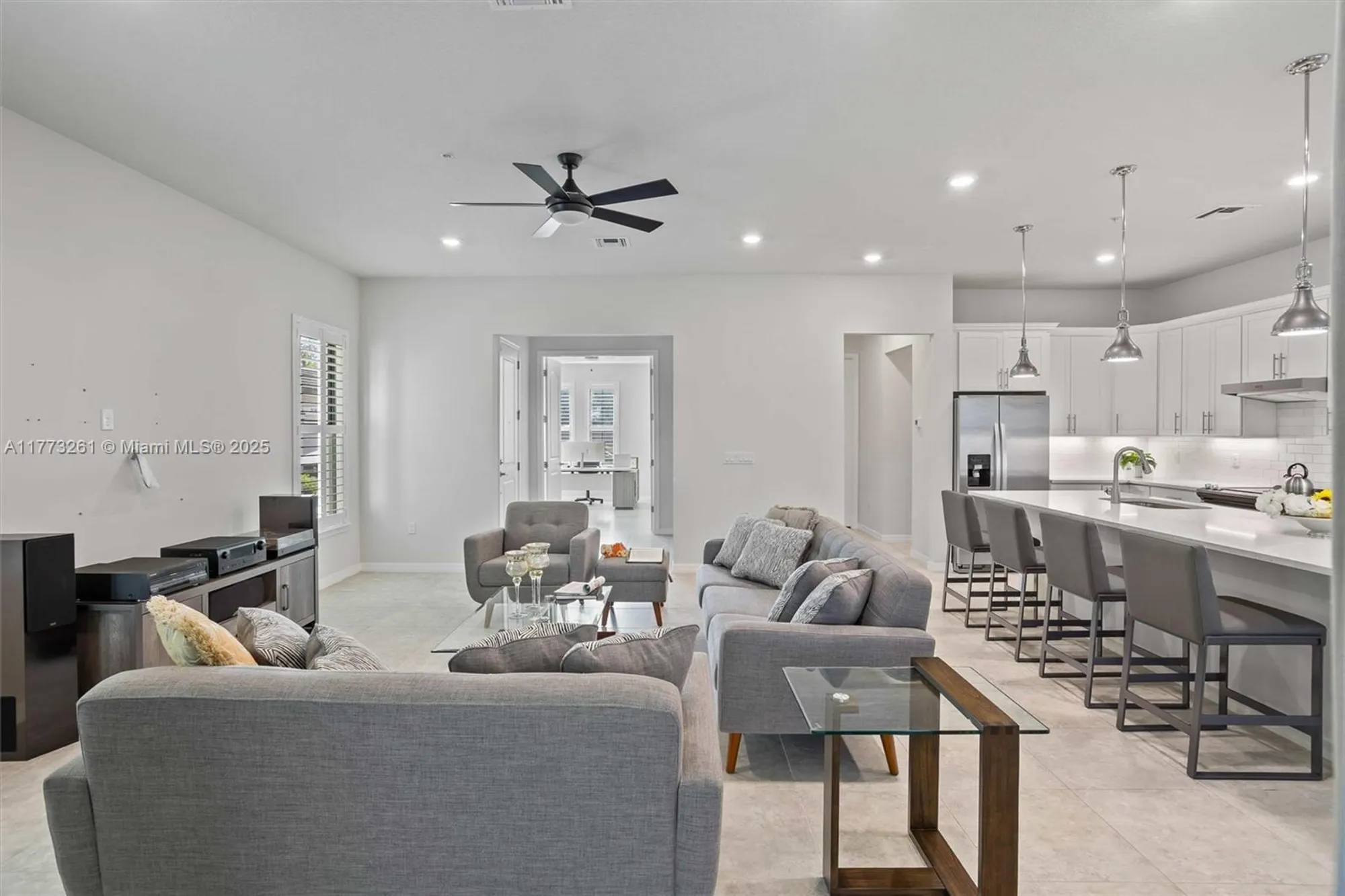 Property Slideshow image 14 of 44 | 21824 canadensis cir # 102, Boca Raton, FL, 33428