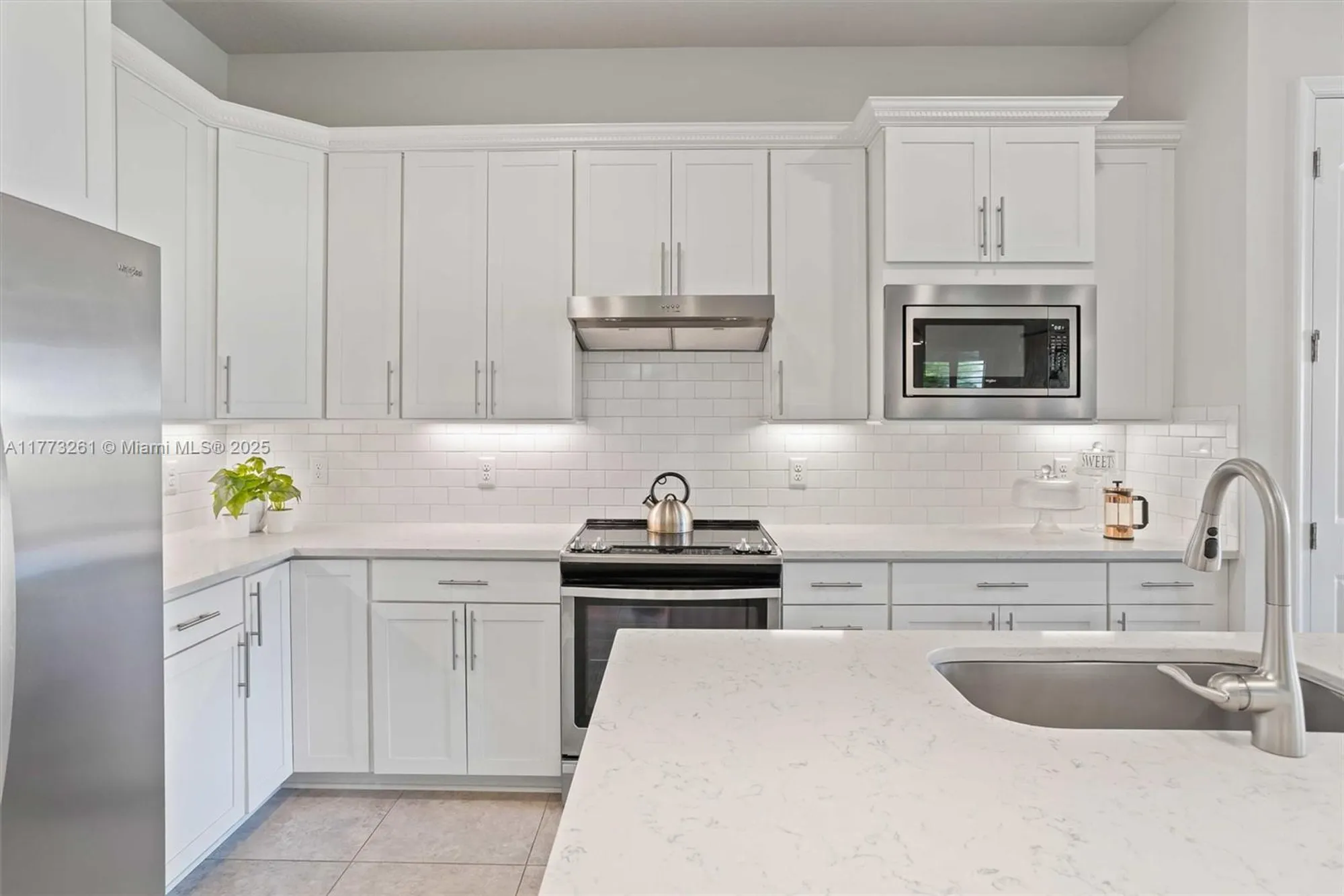 Property Slideshow image 10 of 44 | 21824 canadensis cir # 102, Boca Raton, FL, 33428