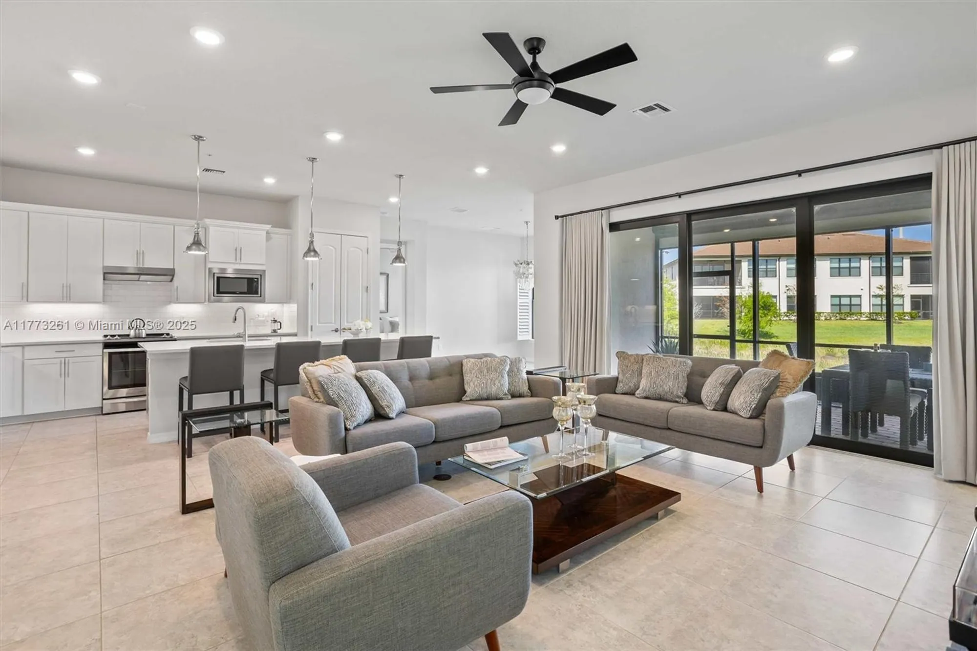 Property Slideshow image 4 of 44 | 21824 canadensis cir # 102, Boca Raton, FL, 33428
