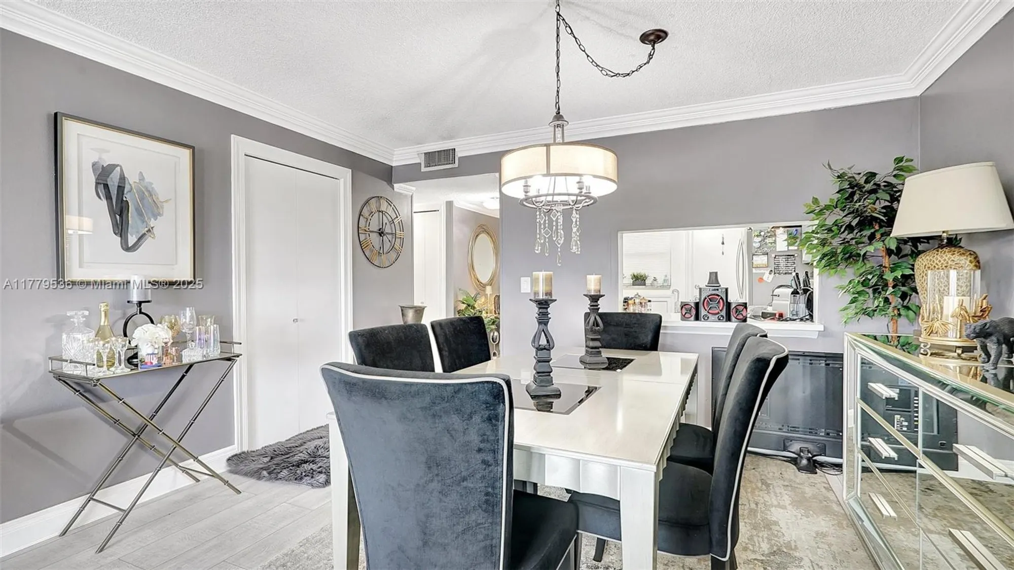 Property Slideshow image 19 of 44 | 329 se 3rd st apt 405s, Hallandale Beach, FL, 33009