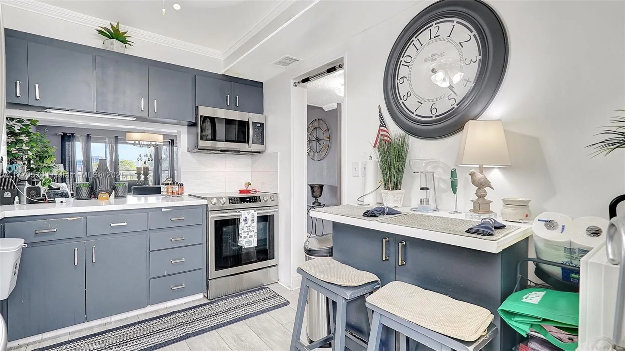 Property Slideshow image 10 of 44 | 329 se 3rd st apt 405s, Hallandale Beach, FL, 33009