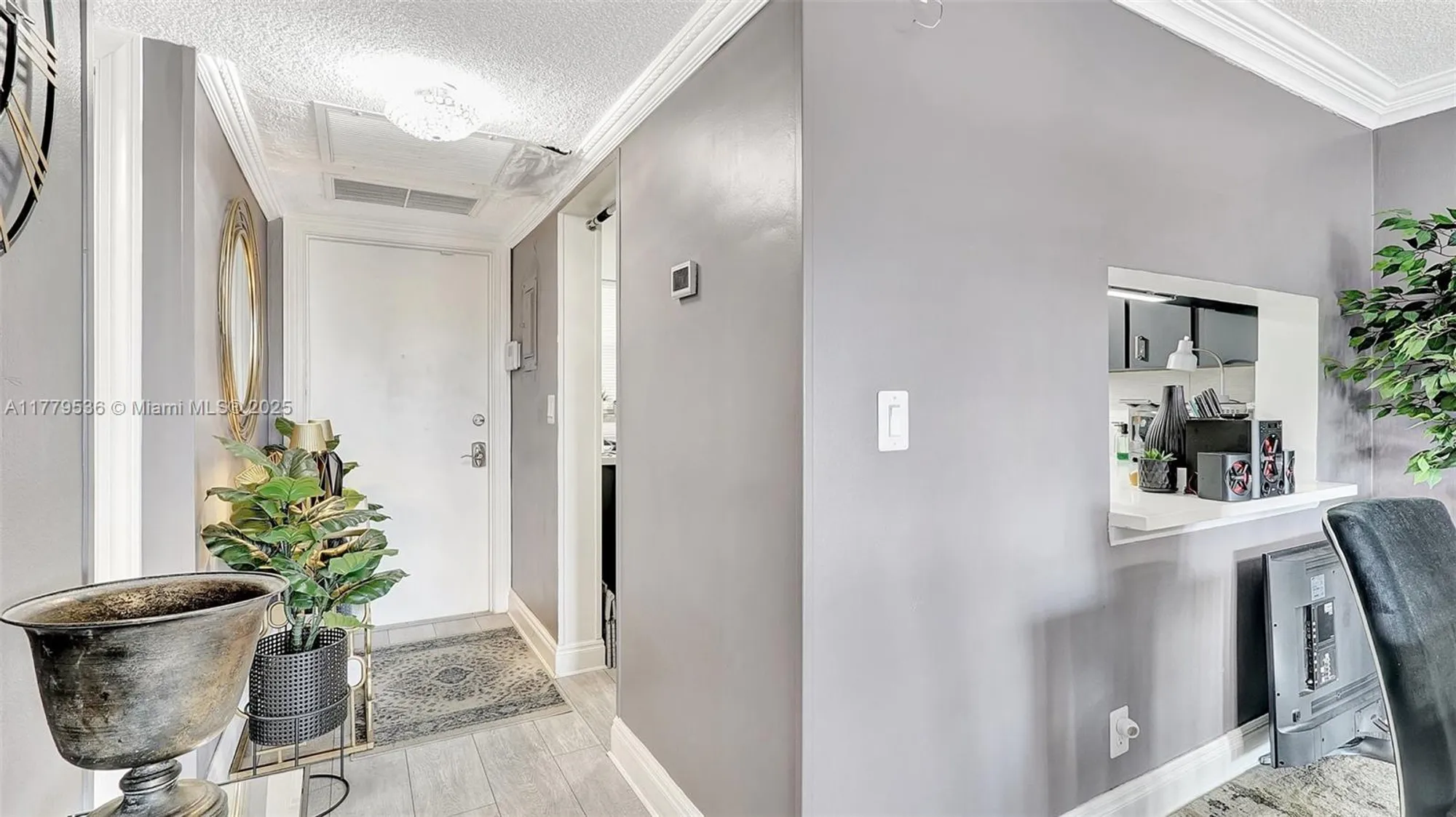 Property Slideshow image 21 of 44 | 329 se 3rd st apt 405s, Hallandale Beach, FL, 33009