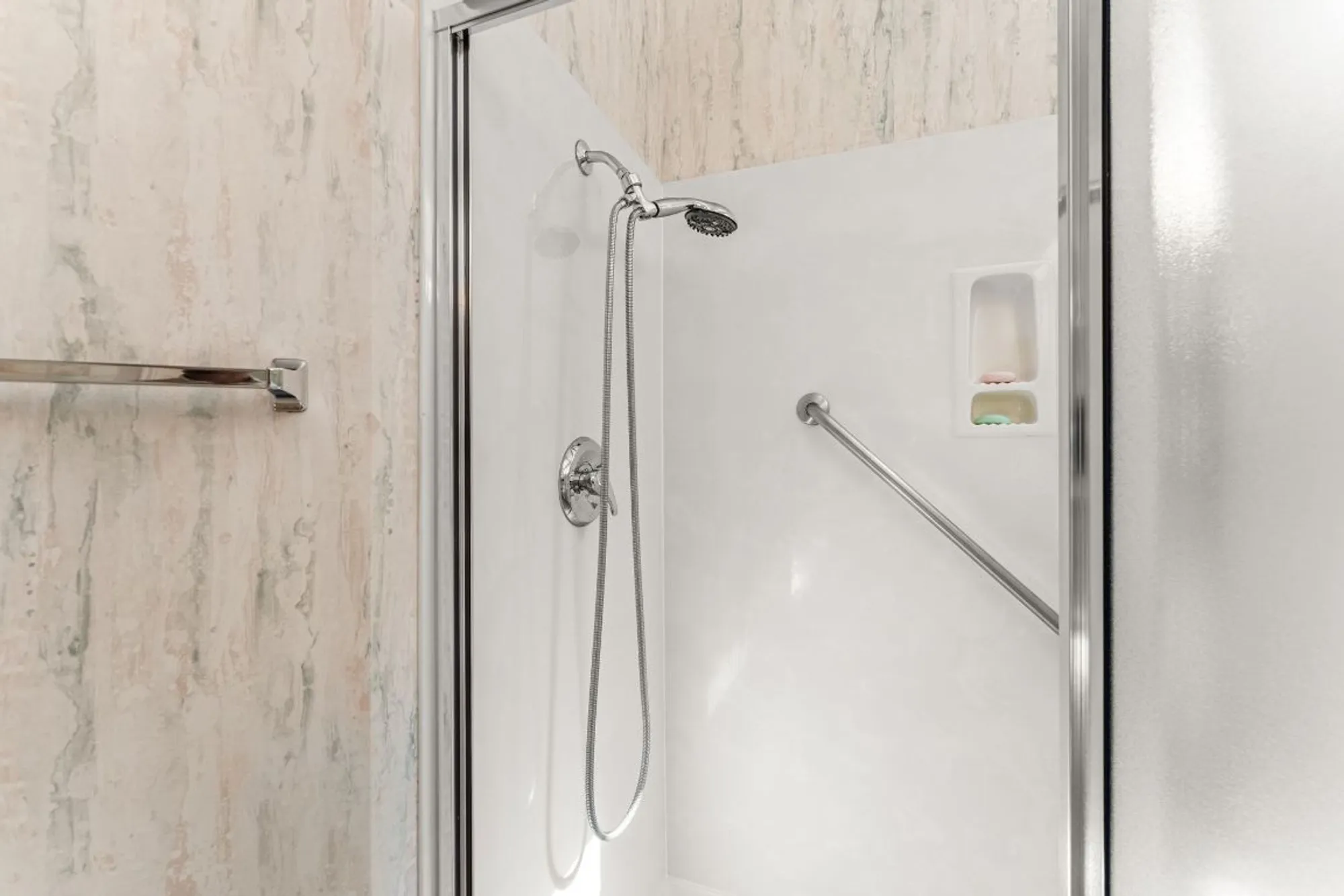 Property Slideshow image 15 of 25 | 191 trail rider way, Georgetown, TX, 78633