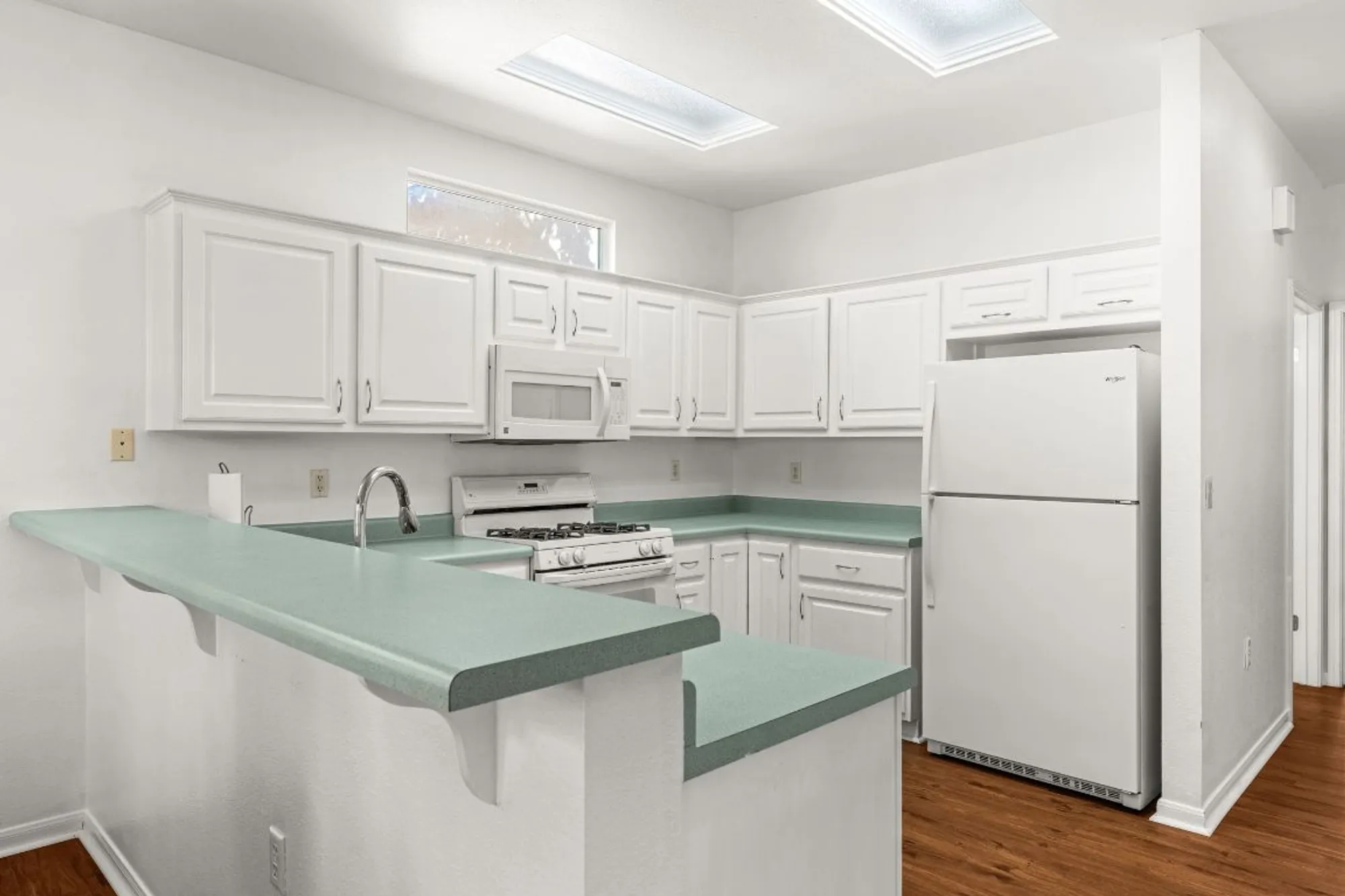 Property Slideshow image 8 of 25 | 191 trail rider way, Georgetown, TX, 78633