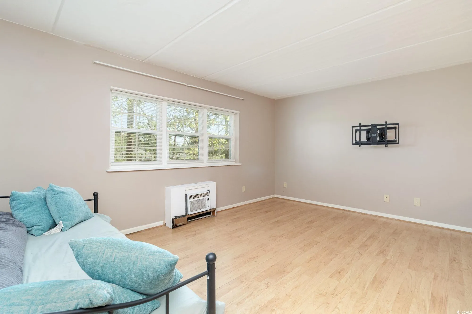 Property Slideshow image 12 of 32 | 6850 blue heron blvd unit 305, Myrtle Beach, SC, 29588