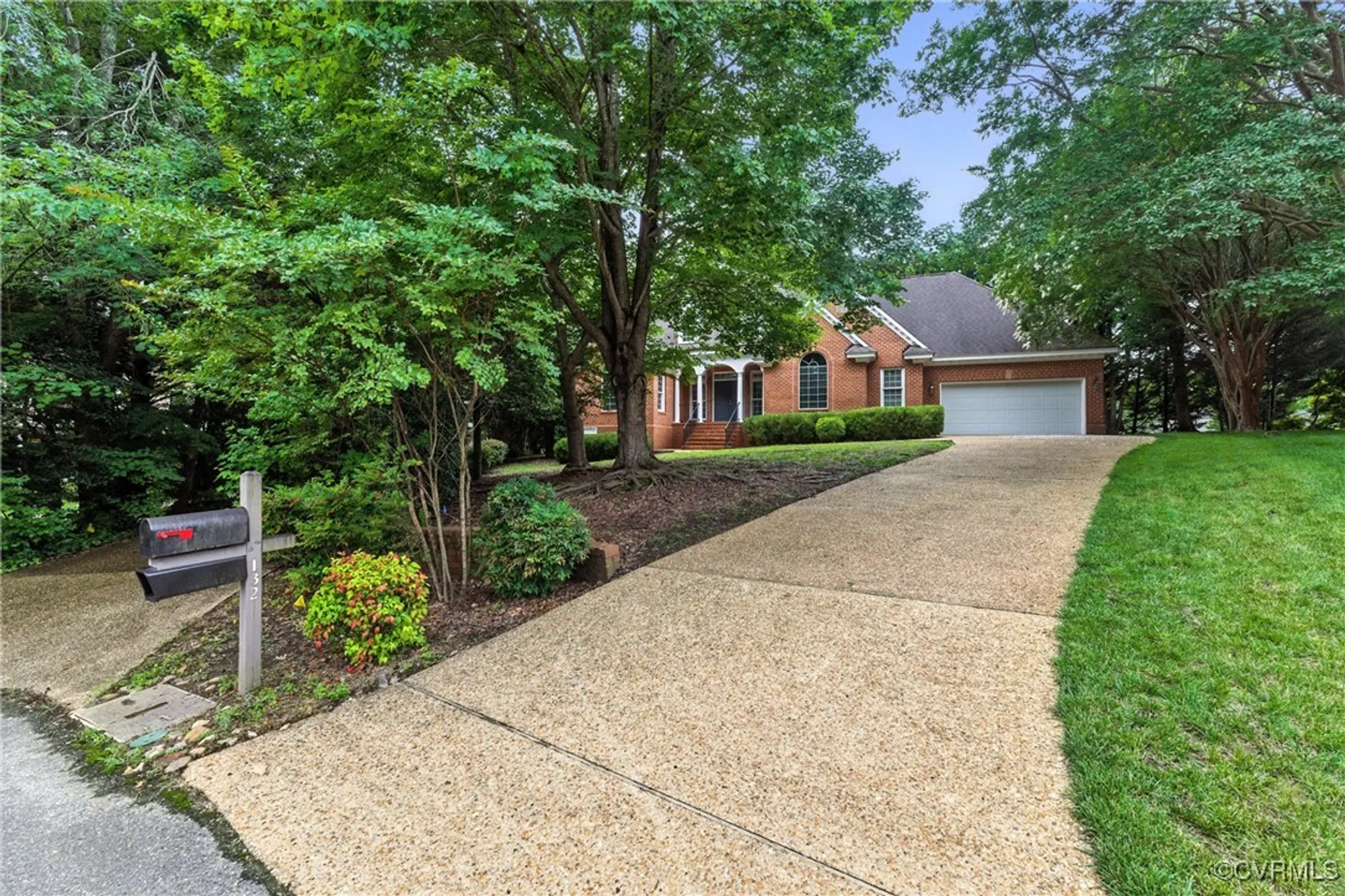 Property Slideshow image 3 of 43 | 132 warwick hls, Williamsburg, VA, 23188