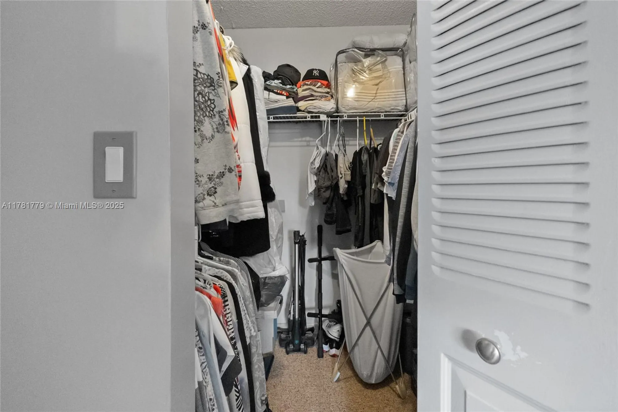 Property Slideshow image 14 of 29 | 1020 country club dr apt 206, Margate, FL, 33063