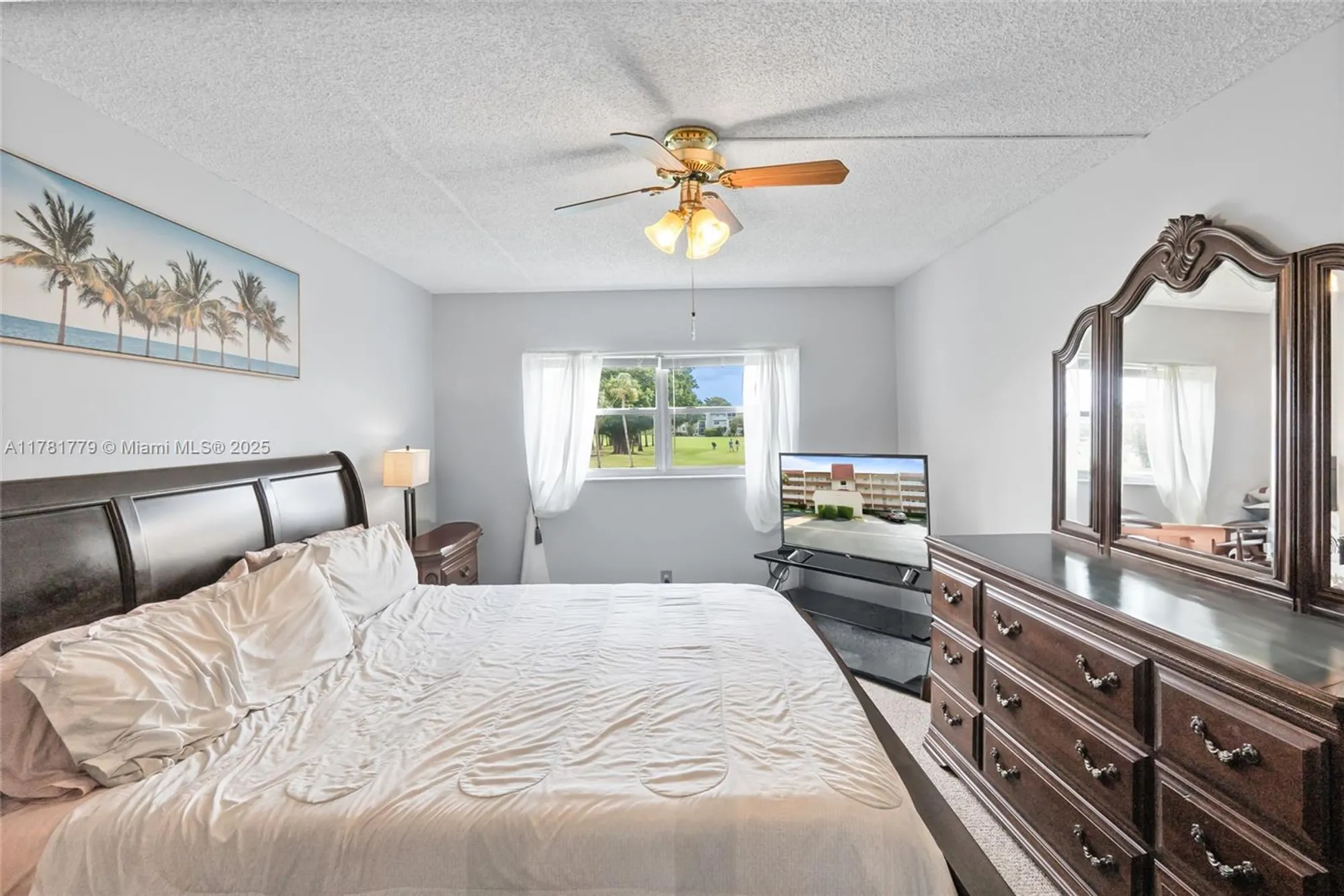 Property Slideshow image 16 of 29 | 1020 country club dr apt 206, Margate, FL, 33063