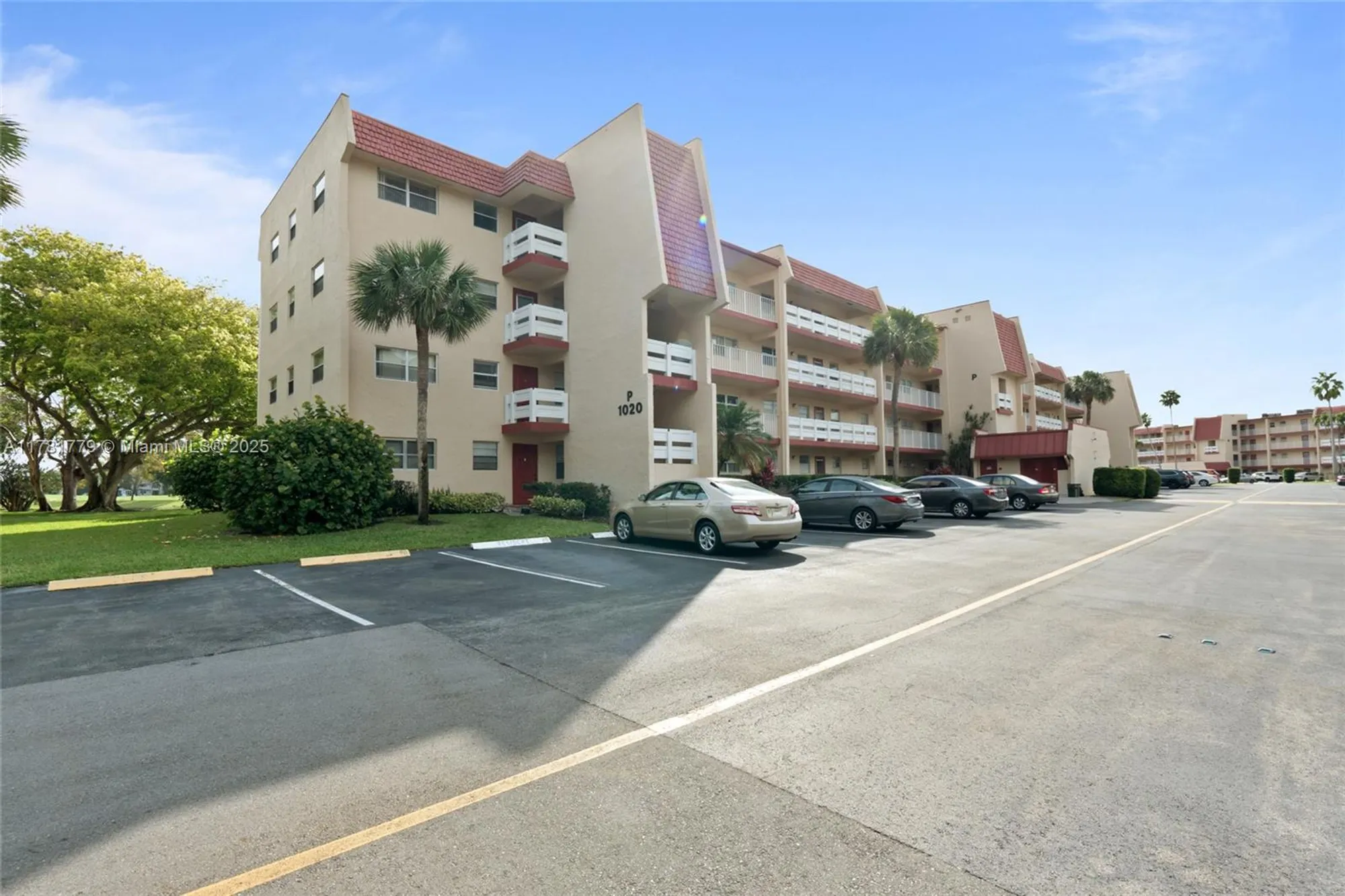 Property Slideshow image 1 of 29 | 1020 country club dr apt 206, Margate, FL, 33063