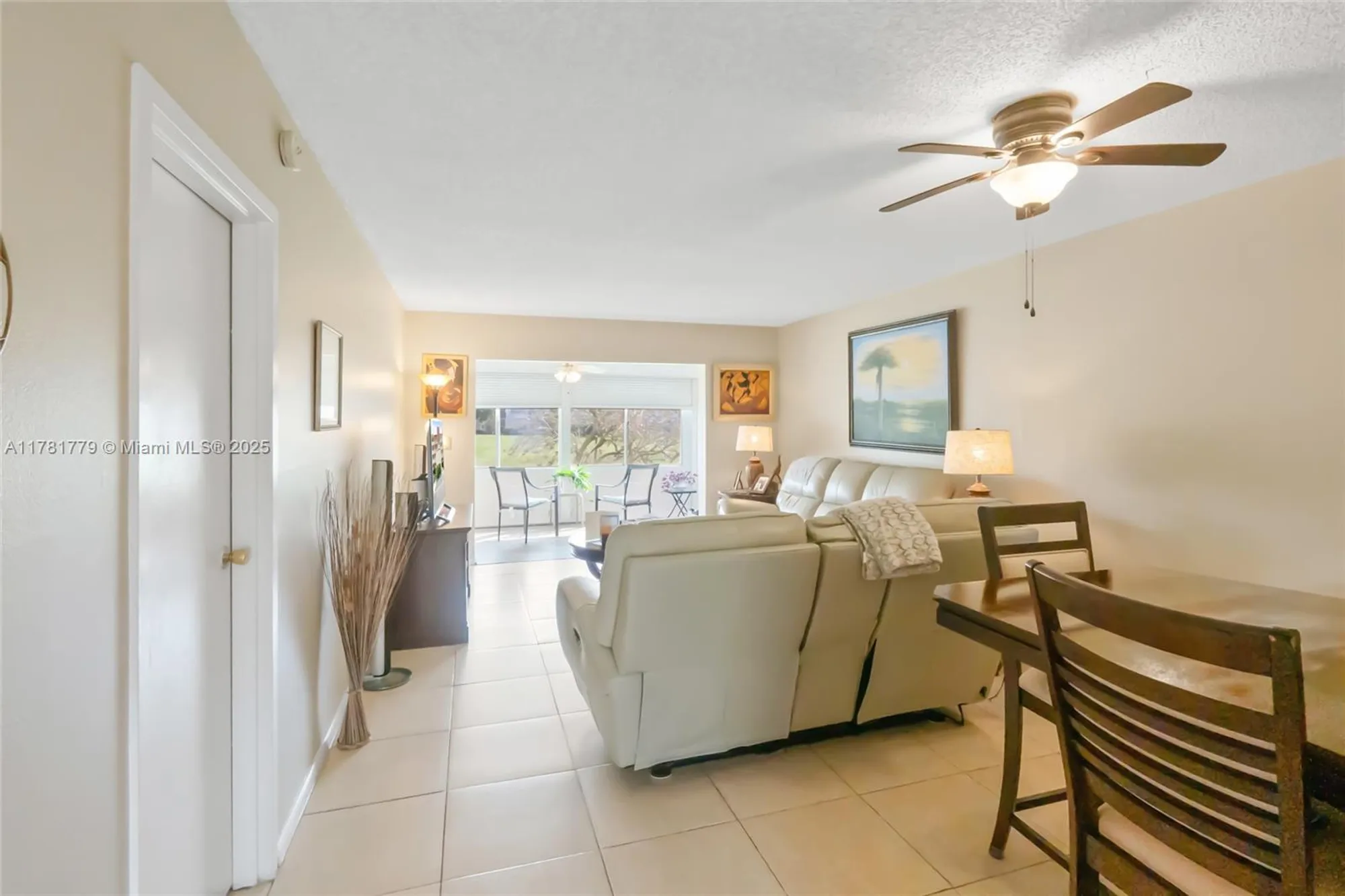 Property Slideshow image 10 of 29 | 1020 country club dr apt 206, Margate, FL, 33063