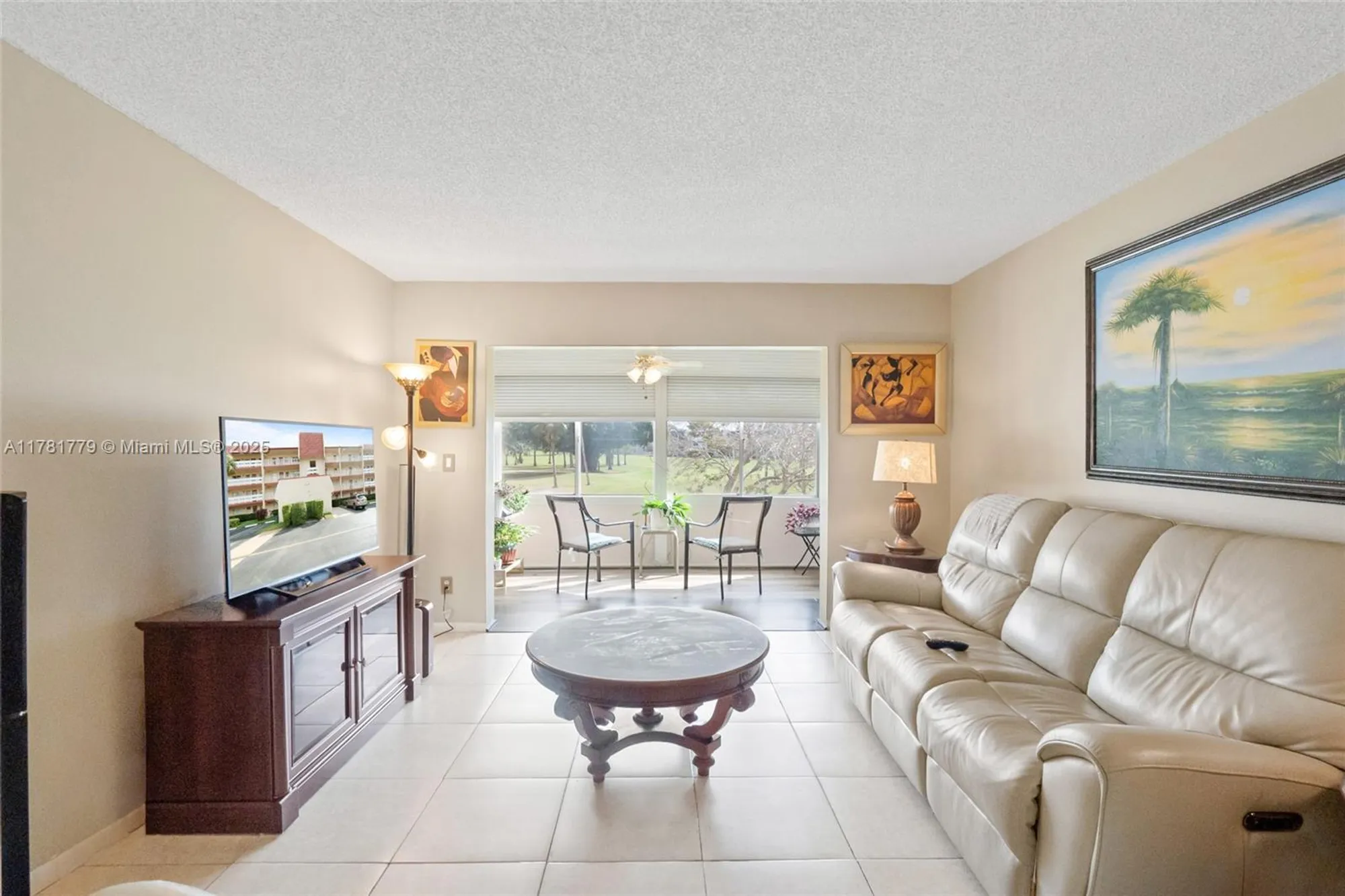Property Slideshow image 11 of 29 | 1020 country club dr apt 206, Margate, FL, 33063