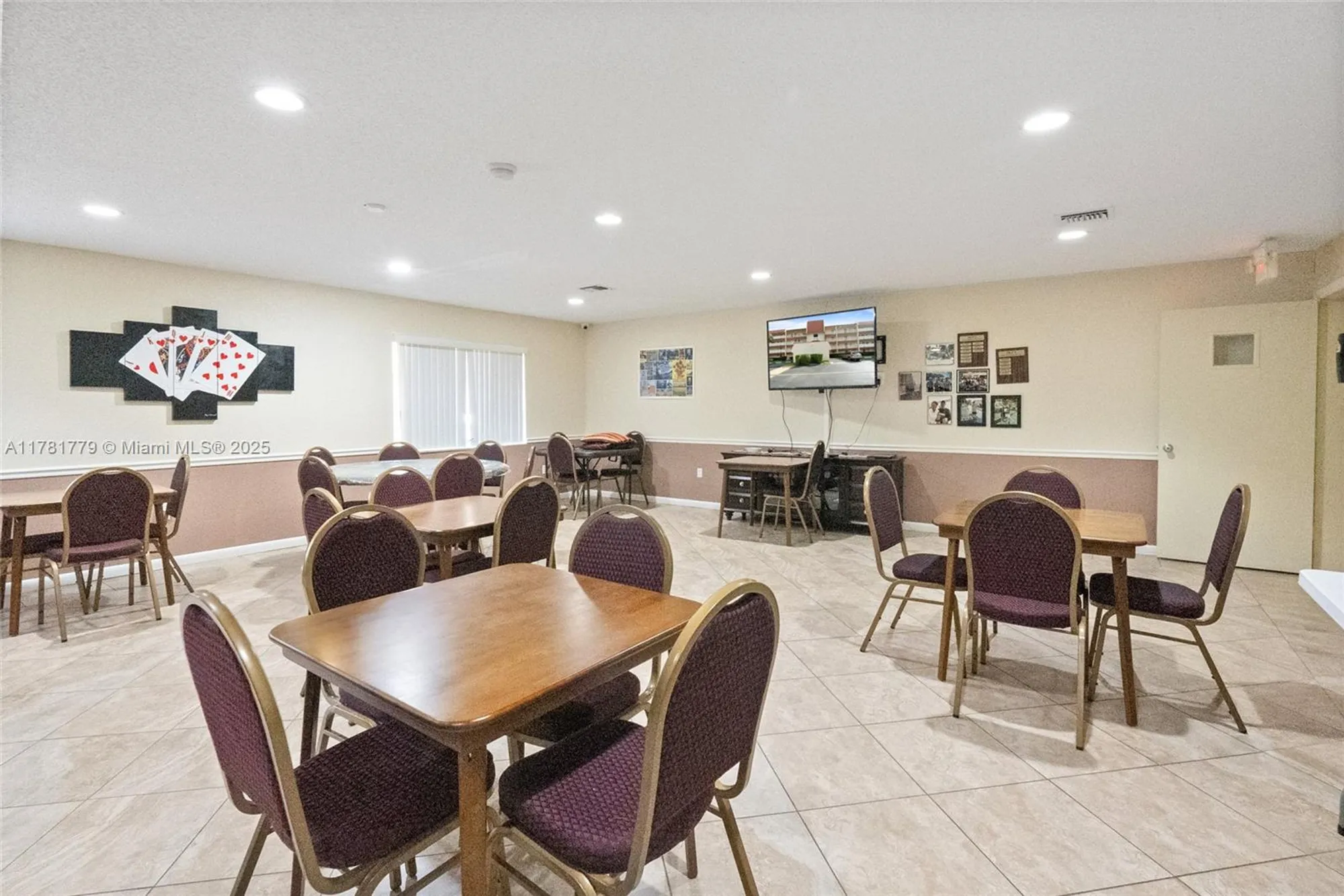 Property Slideshow image 24 of 29 | 1020 country club dr apt 206, Margate, FL, 33063
