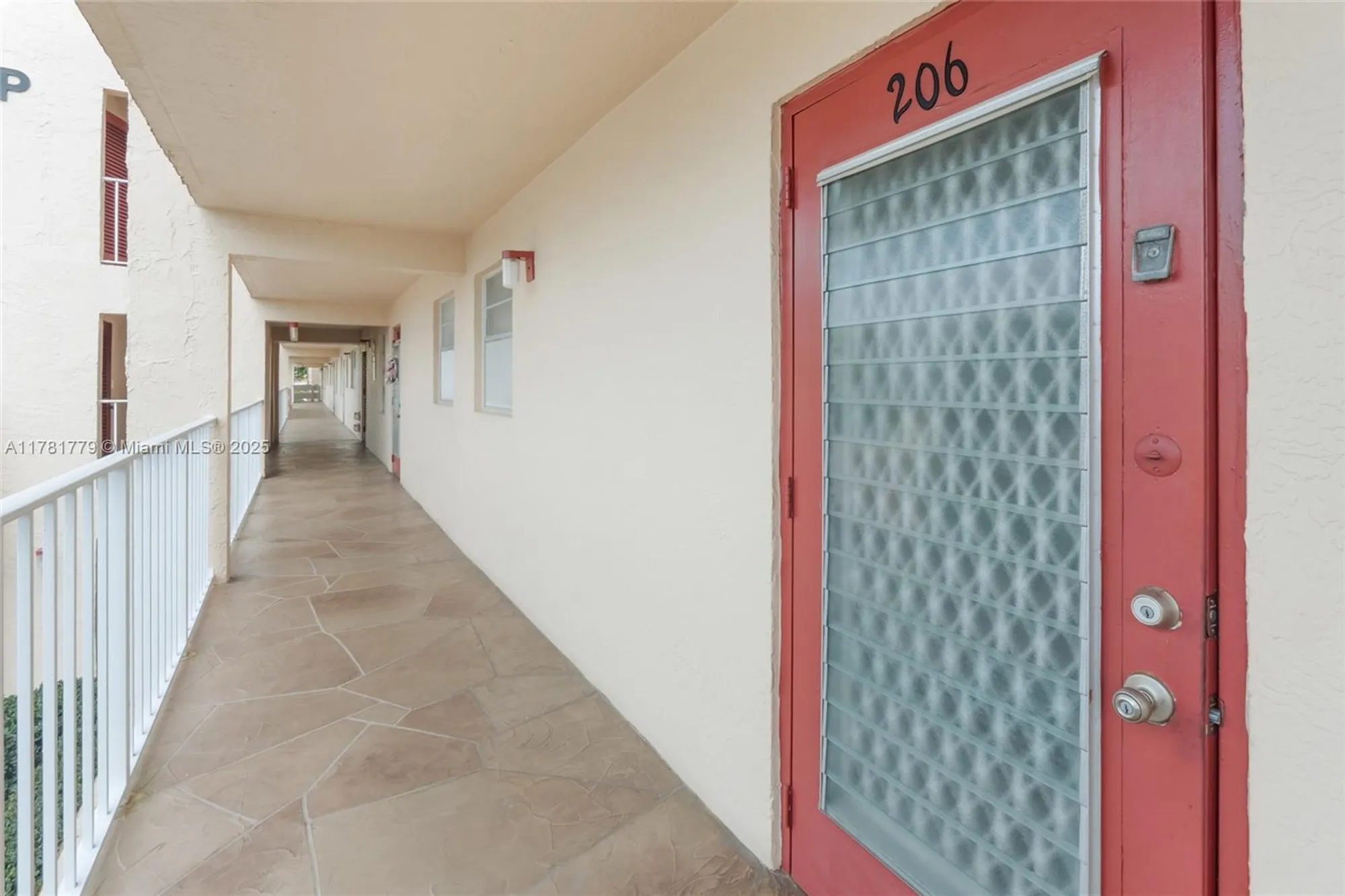 Property Slideshow image 4 of 29 | 1020 country club dr apt 206, Margate, FL, 33063