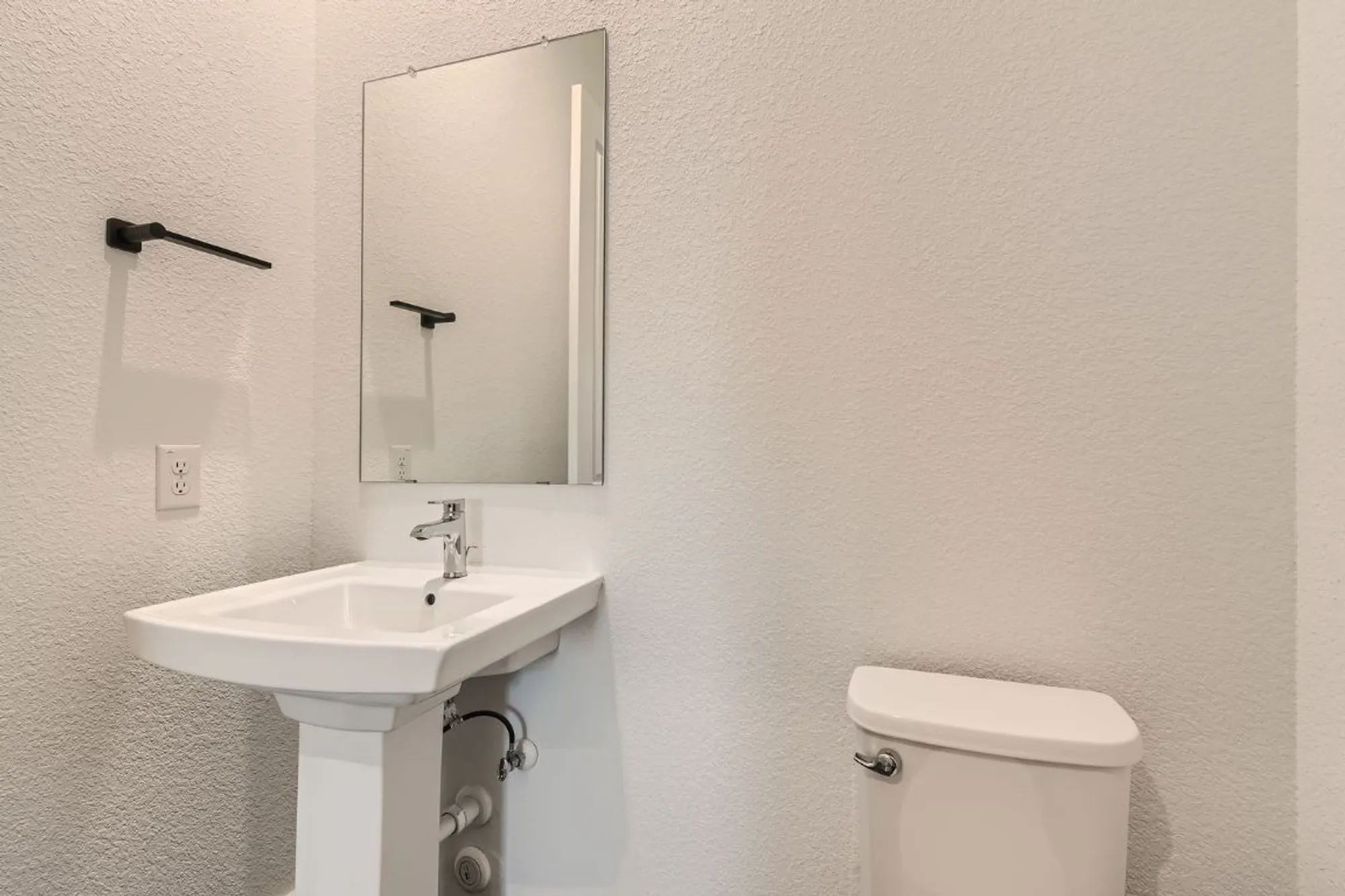 Property Slideshow image 33 of 40 | 300 alava way, Georgetown, TX, 78628