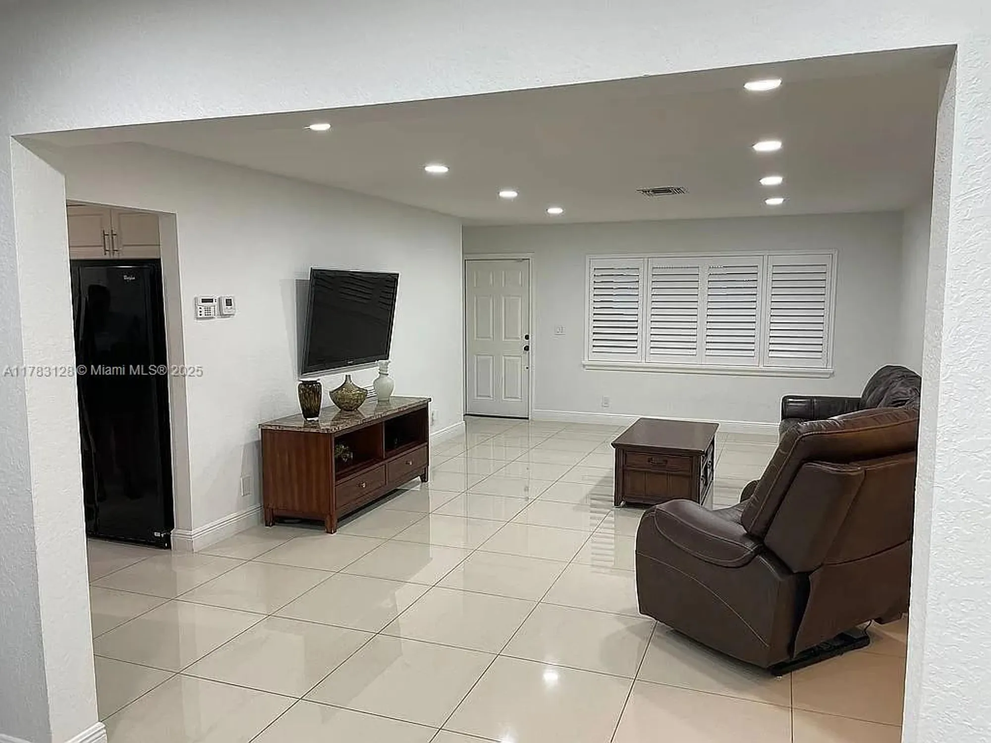 Property Slideshow image 16 of 75 | 1411 nw 90th dr, Plantation, FL, 33322