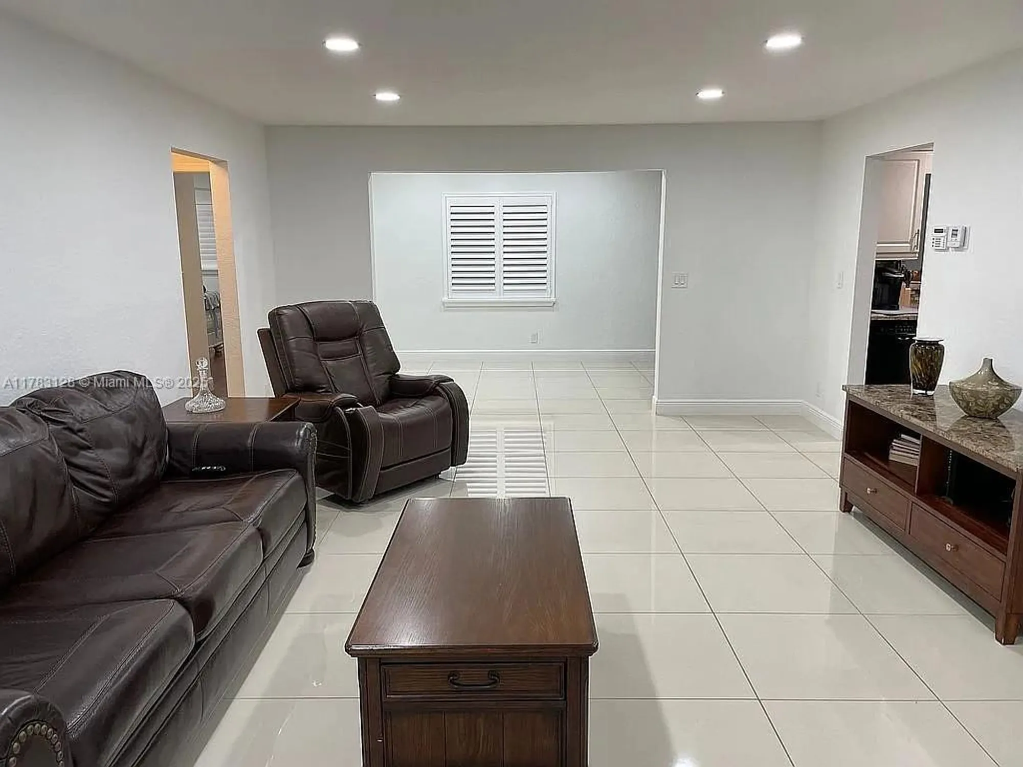 Property Slideshow image 10 of 75 | 1411 nw 90th dr, Plantation, FL, 33322