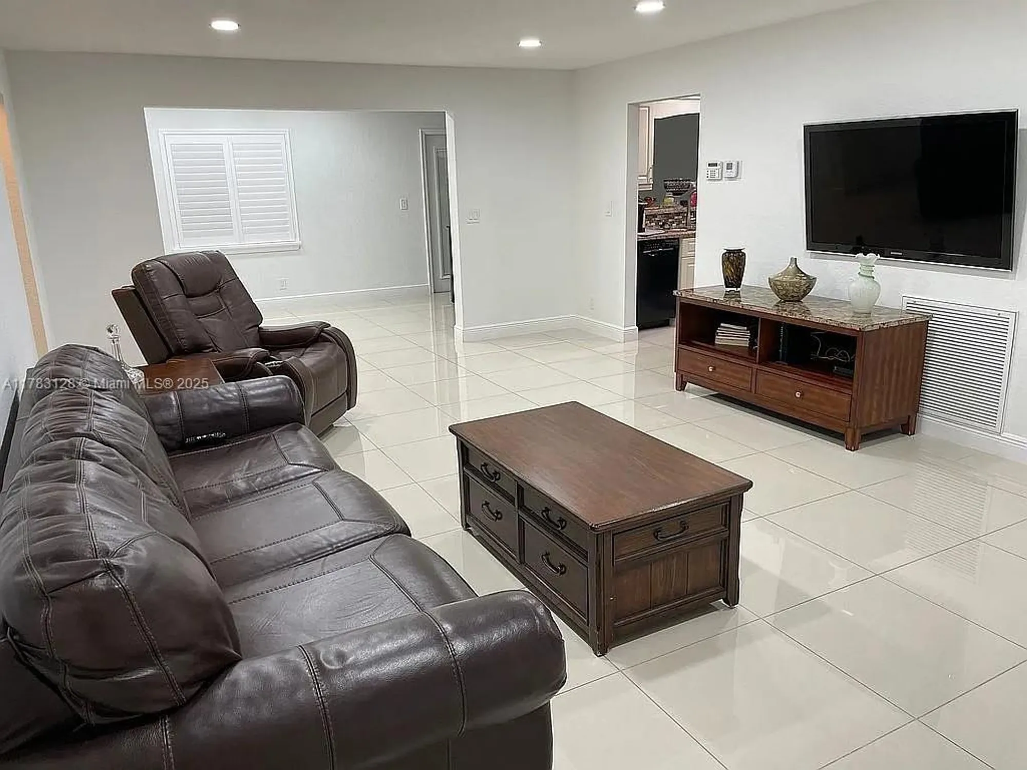 Property Slideshow image 7 of 75 | 1411 nw 90th dr, Plantation, FL, 33322