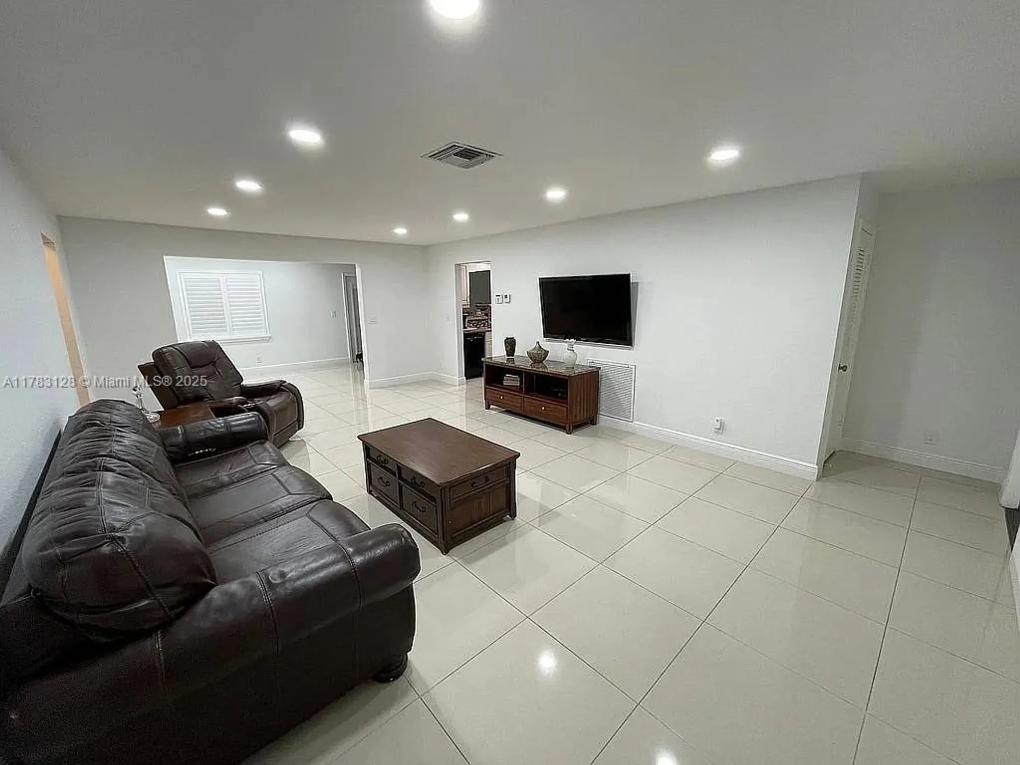 Property Slideshow image 9 of 75 | 1411 nw 90th dr, Plantation, FL, 33322