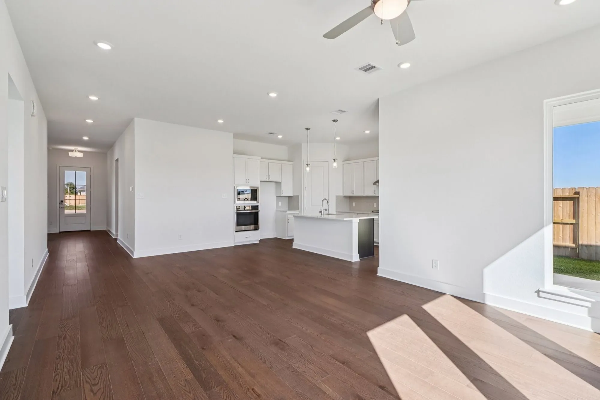 Property Slideshow image 17 of 32 | 1322 secret grove trl, Tomball, TX, 77375