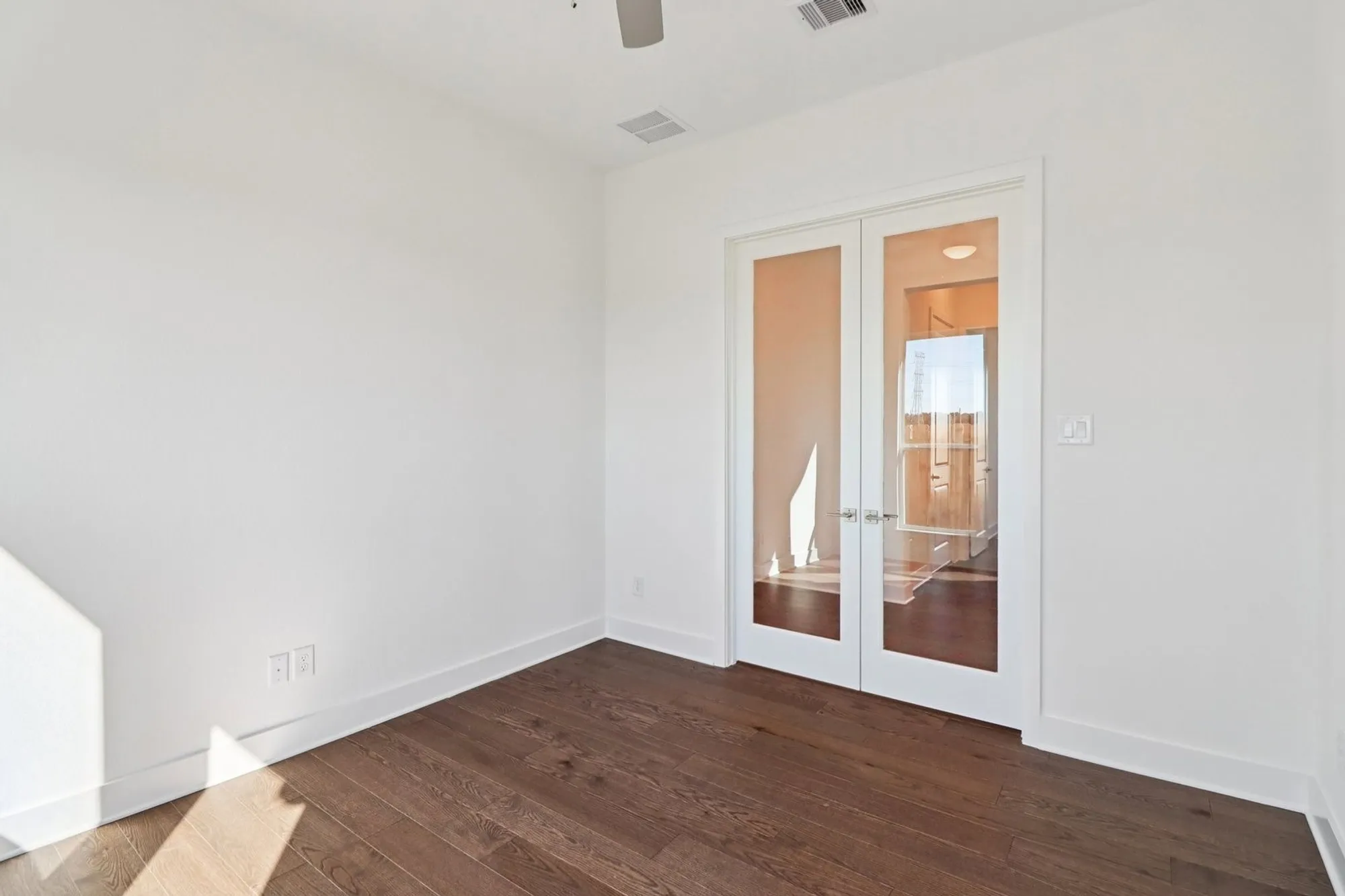 Property Slideshow image 10 of 32 | 1322 secret grove trl, Tomball, TX, 77375