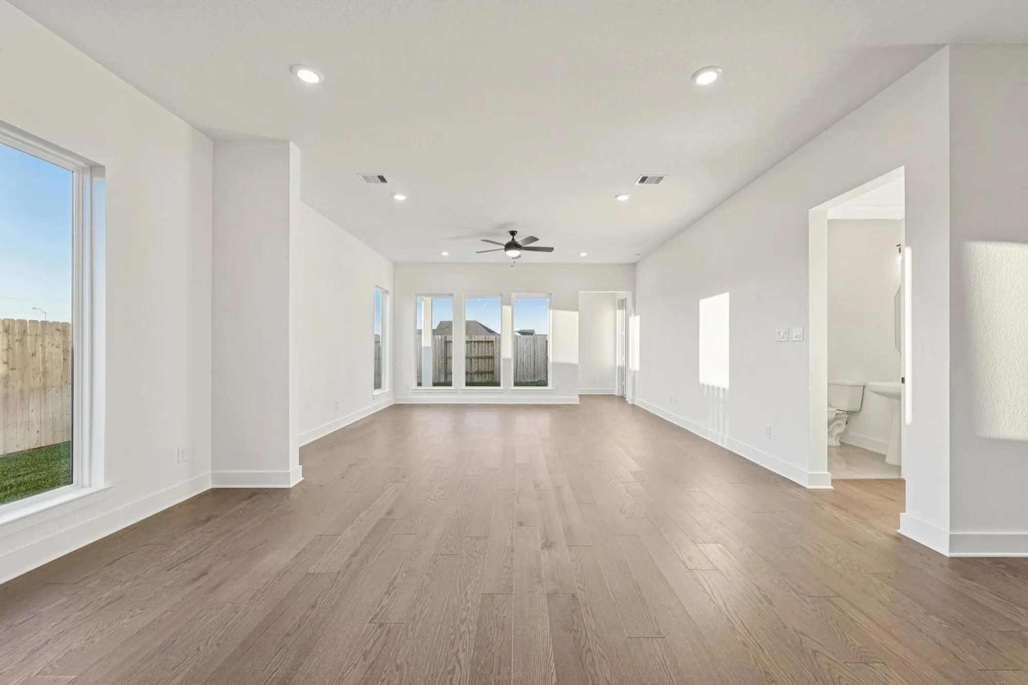 Property Slideshow image 17 of 33 | 1323 secret grove trl, Tomball, TX, 77375