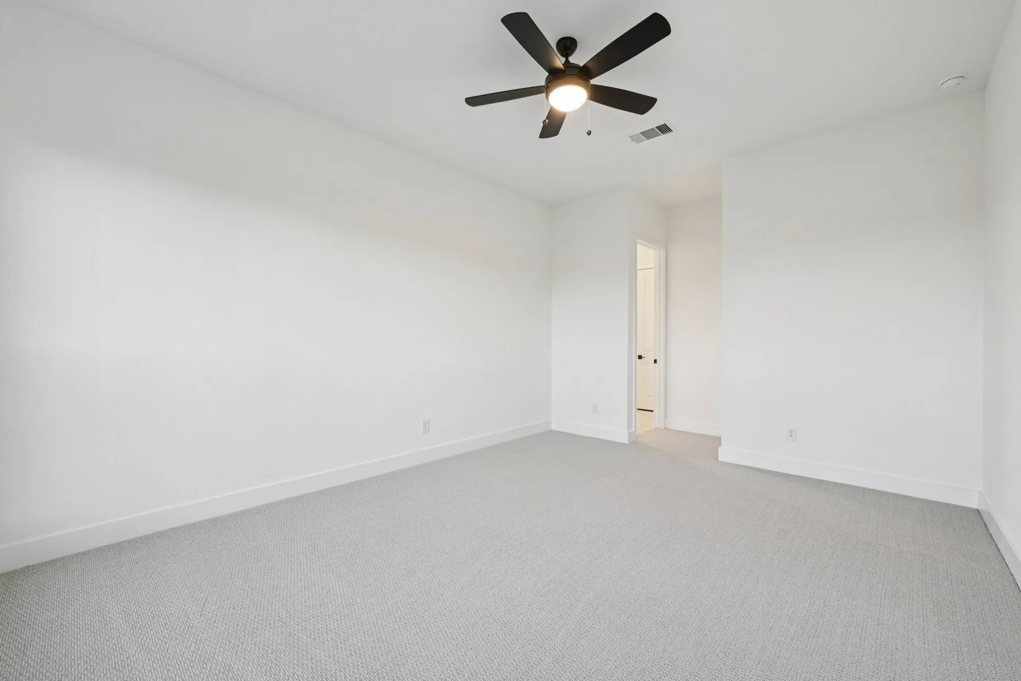 Property Slideshow image 24 of 33 | 1323 secret grove trl, Tomball, TX, 77375