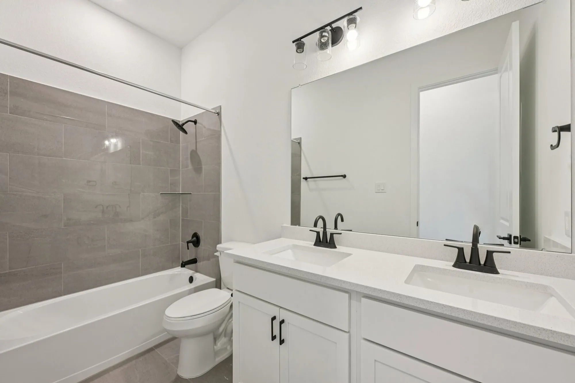 Property Slideshow image 27 of 33 | 1323 secret grove trl, Tomball, TX, 77375