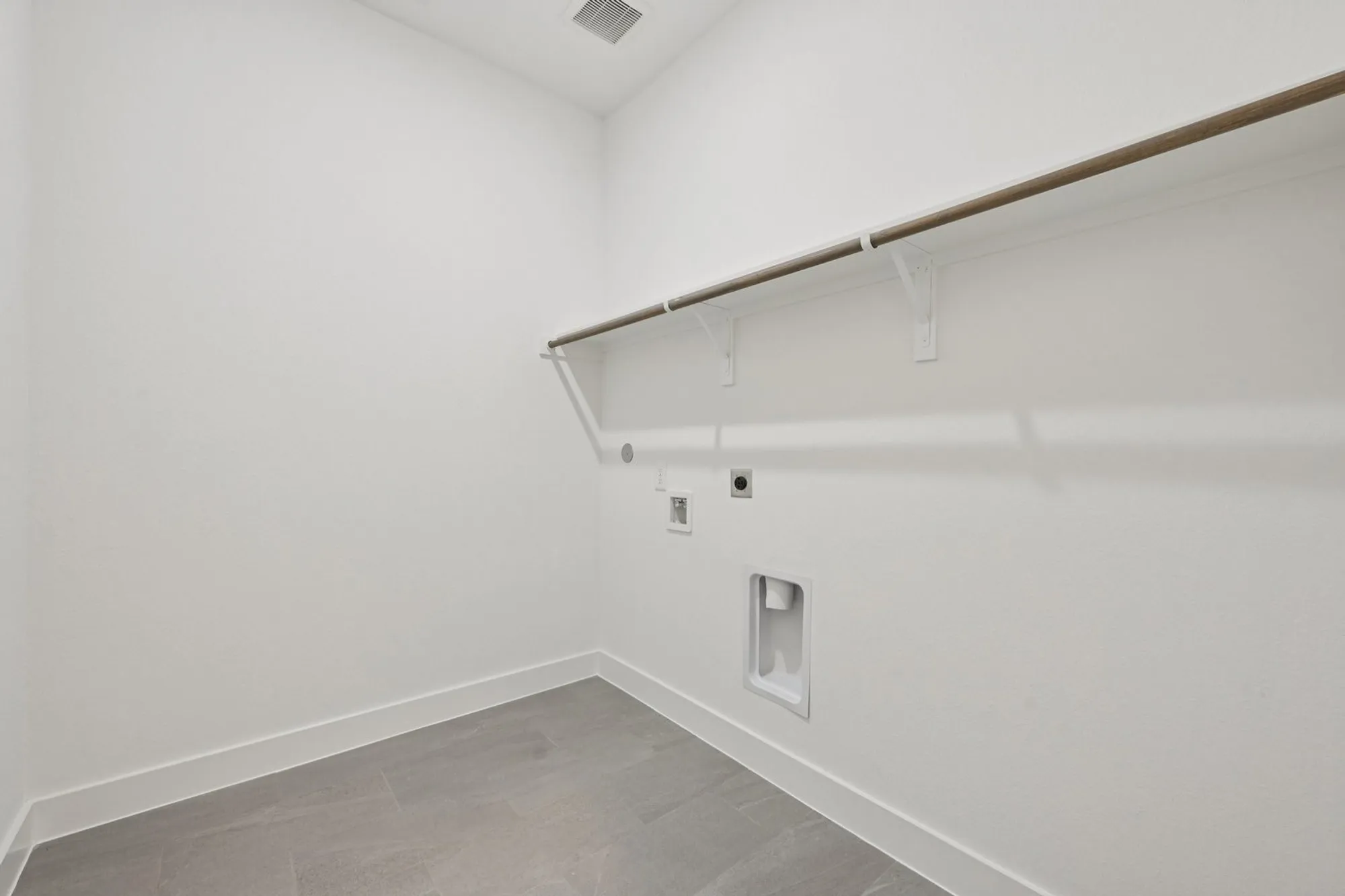 Property Slideshow image 29 of 33 | 1323 secret grove trl, Tomball, TX, 77375