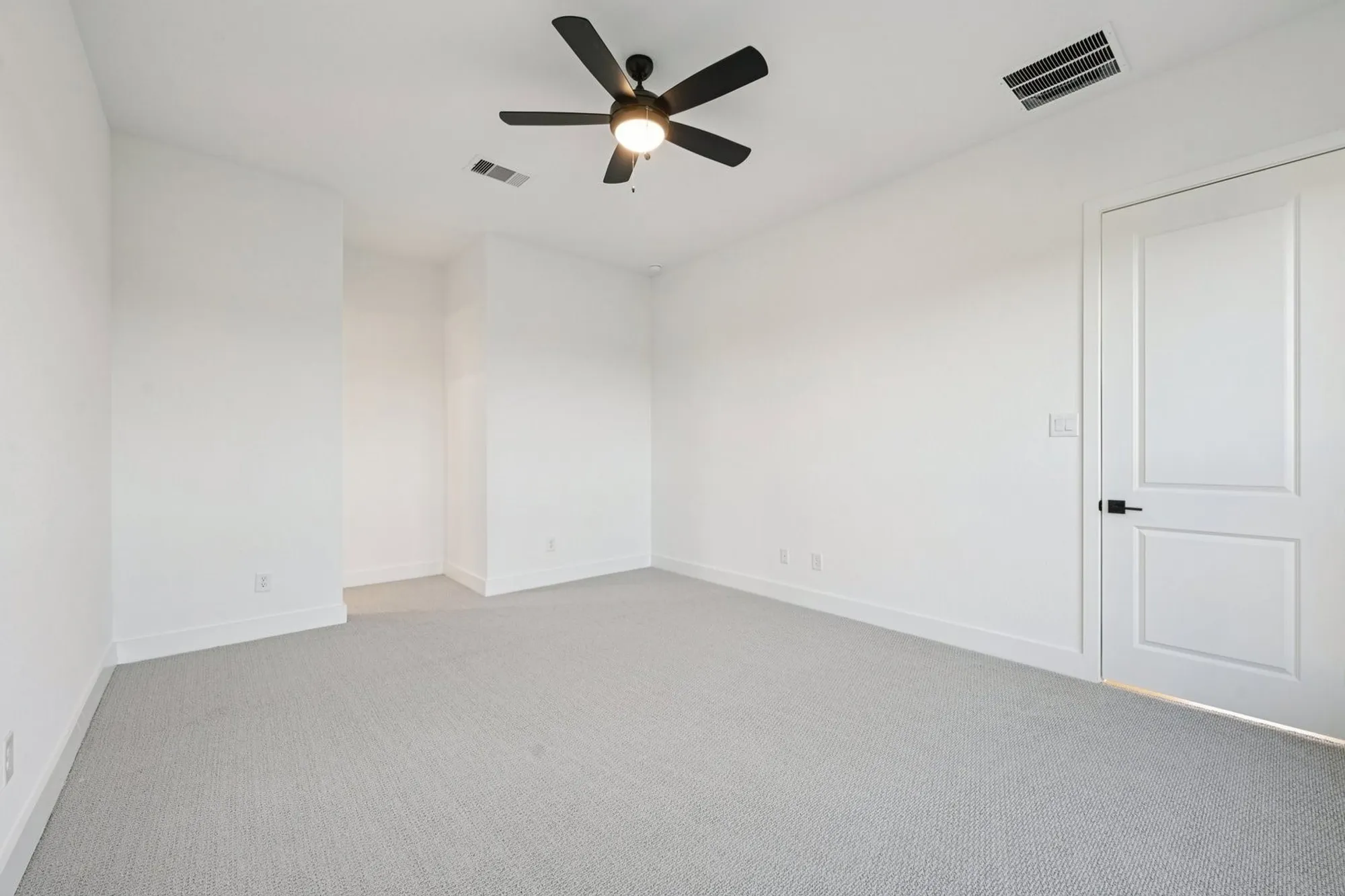 Property Slideshow image 22 of 33 | 1323 secret grove trl, Tomball, TX, 77375