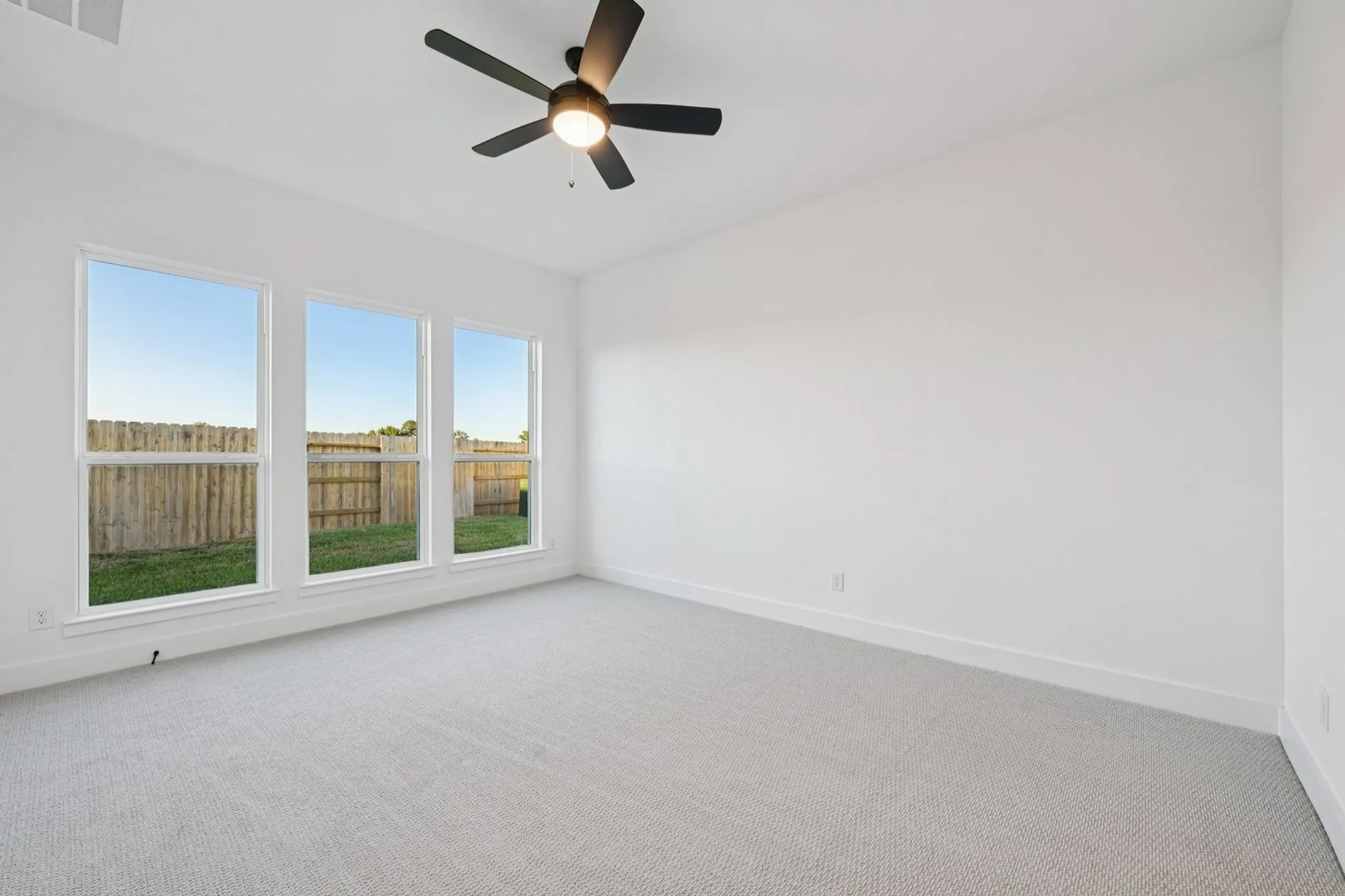 Property Slideshow image 23 of 33 | 1323 secret grove trl, Tomball, TX, 77375