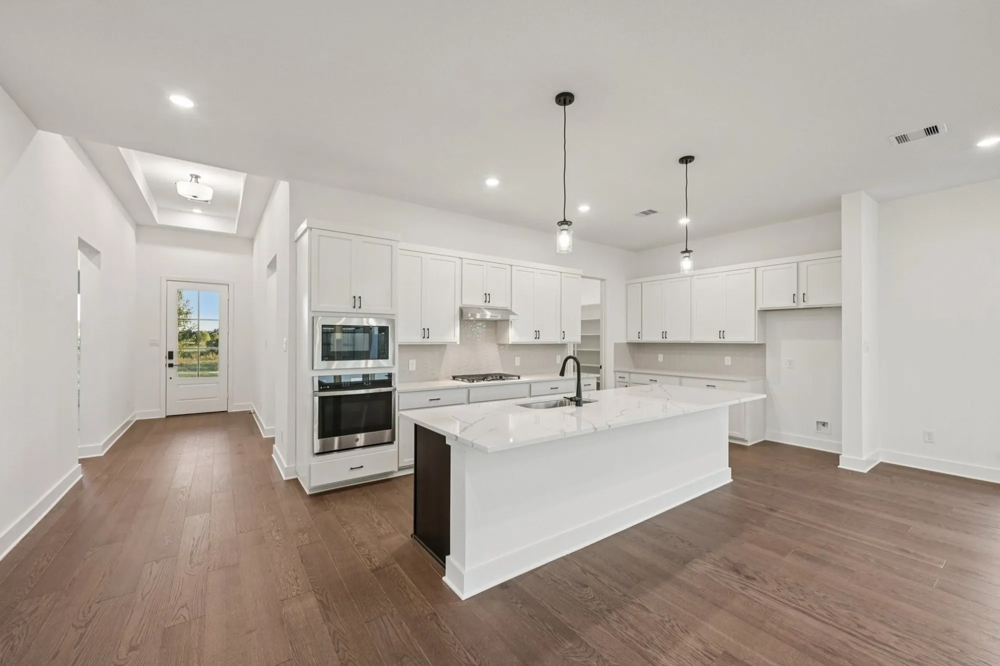 Property Slideshow image 6 of 33 | 1323 secret grove trl, Tomball, TX, 77375