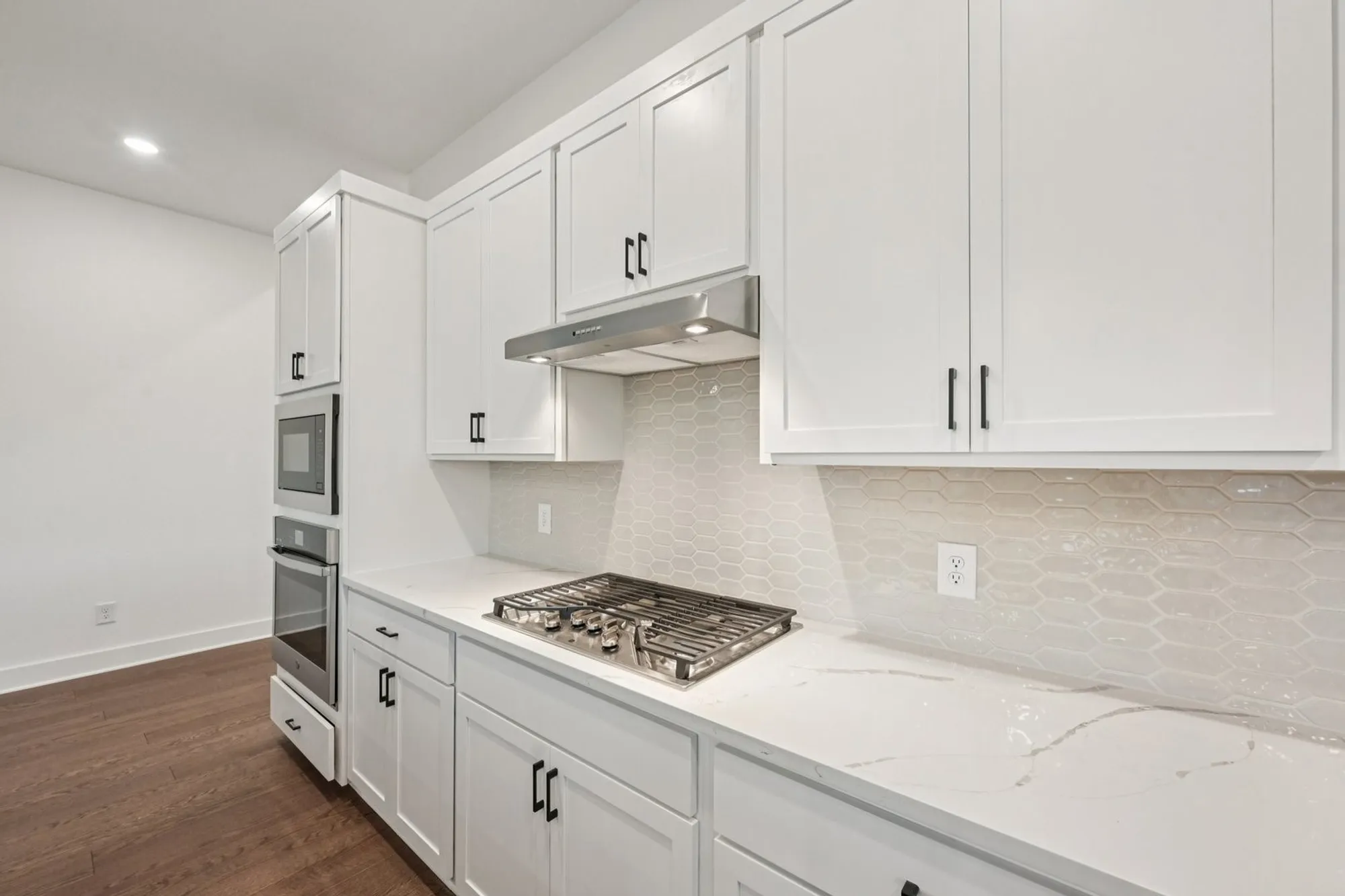 Property Slideshow image 9 of 33 | 1323 secret grove trl, Tomball, TX, 77375