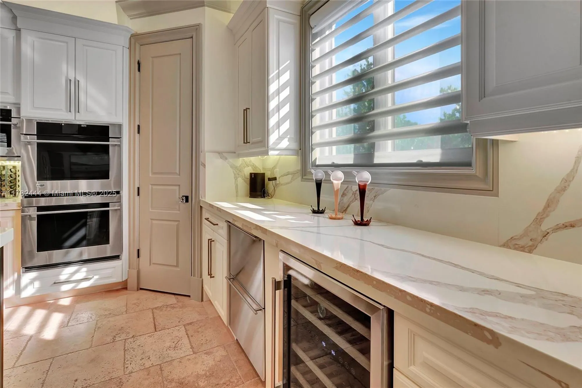 Property Slideshow image 17 of 56 | 606 binnacle dr, Naples, FL, 34103