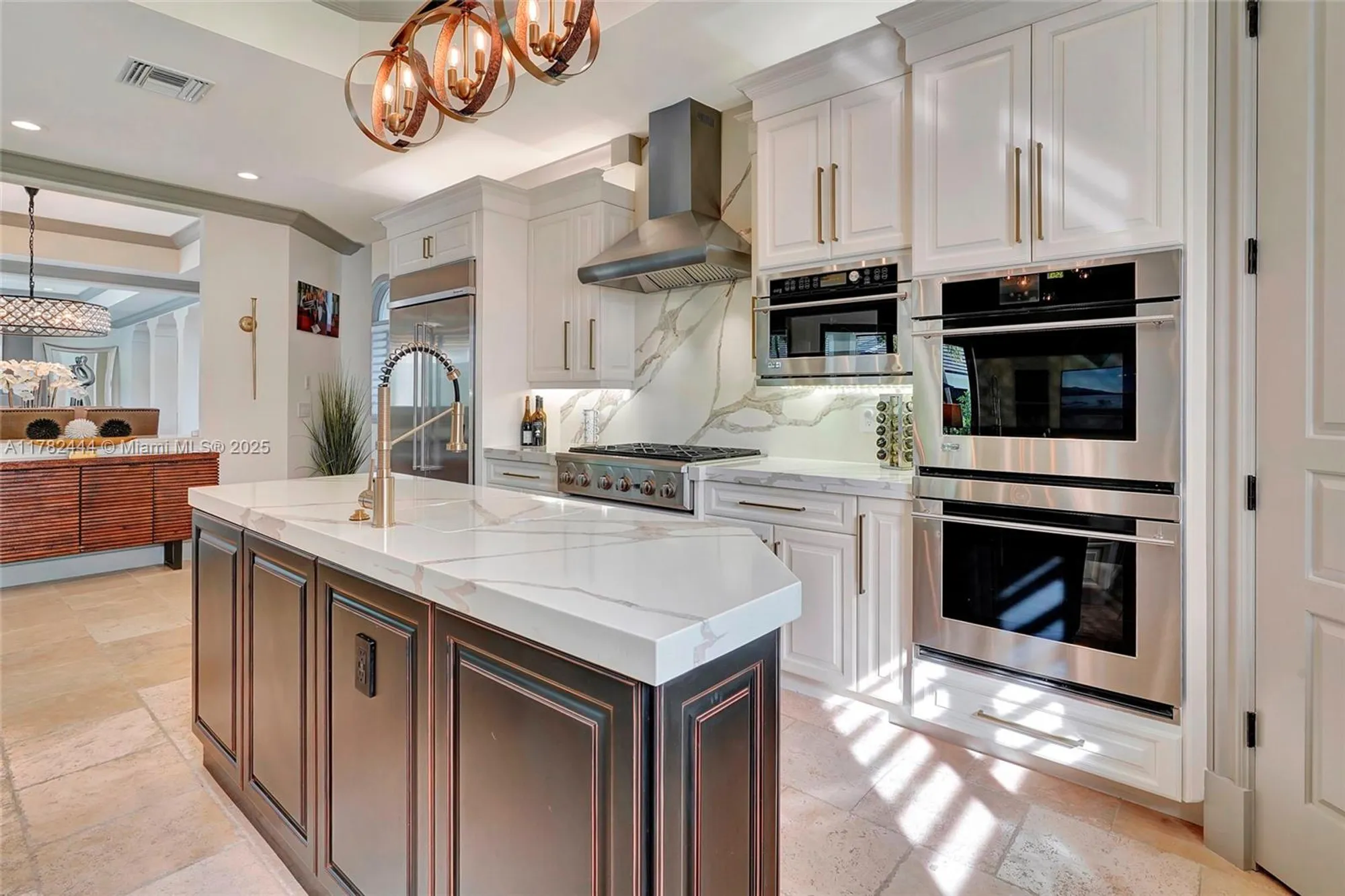 Property Slideshow image 18 of 56 | 606 binnacle dr, Naples, FL, 34103