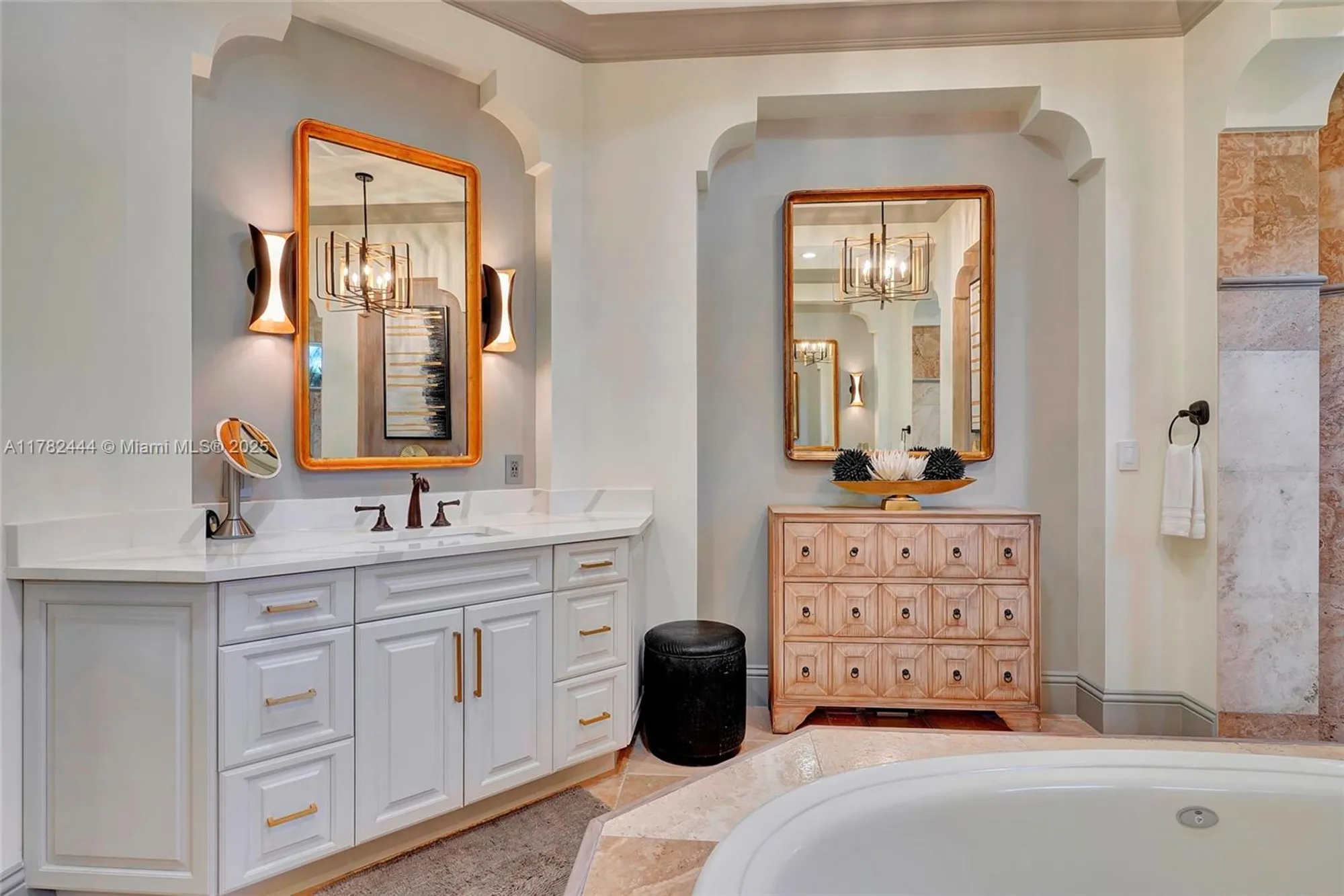 Property Slideshow image 34 of 56 | 606 binnacle dr, Naples, FL, 34103