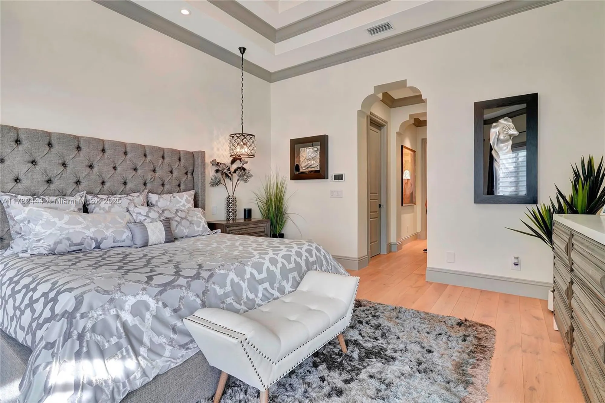 Property Slideshow image 37 of 56 | 606 binnacle dr, Naples, FL, 34103