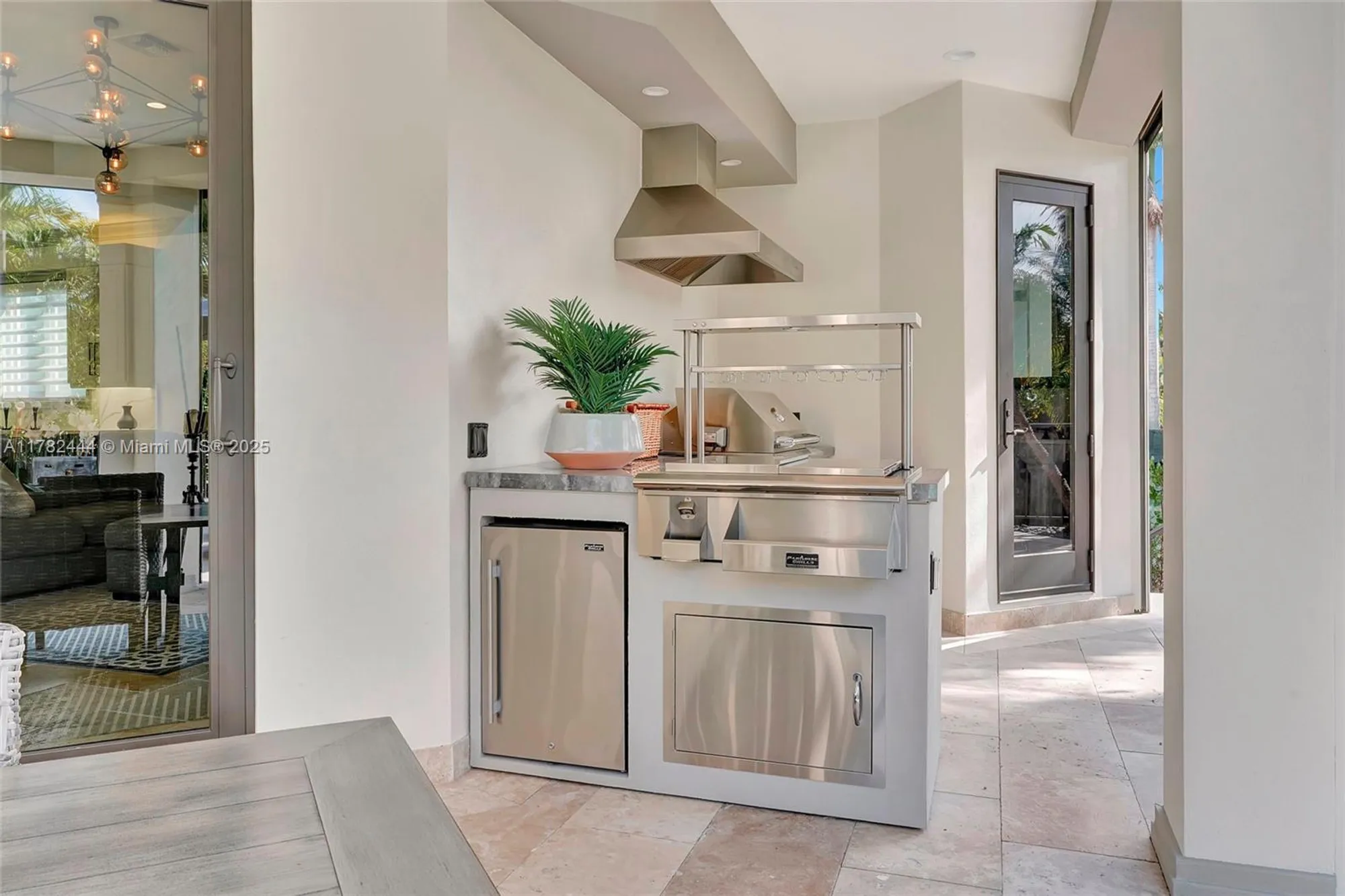 Property Slideshow image 9 of 56 | 606 binnacle dr, Naples, FL, 34103