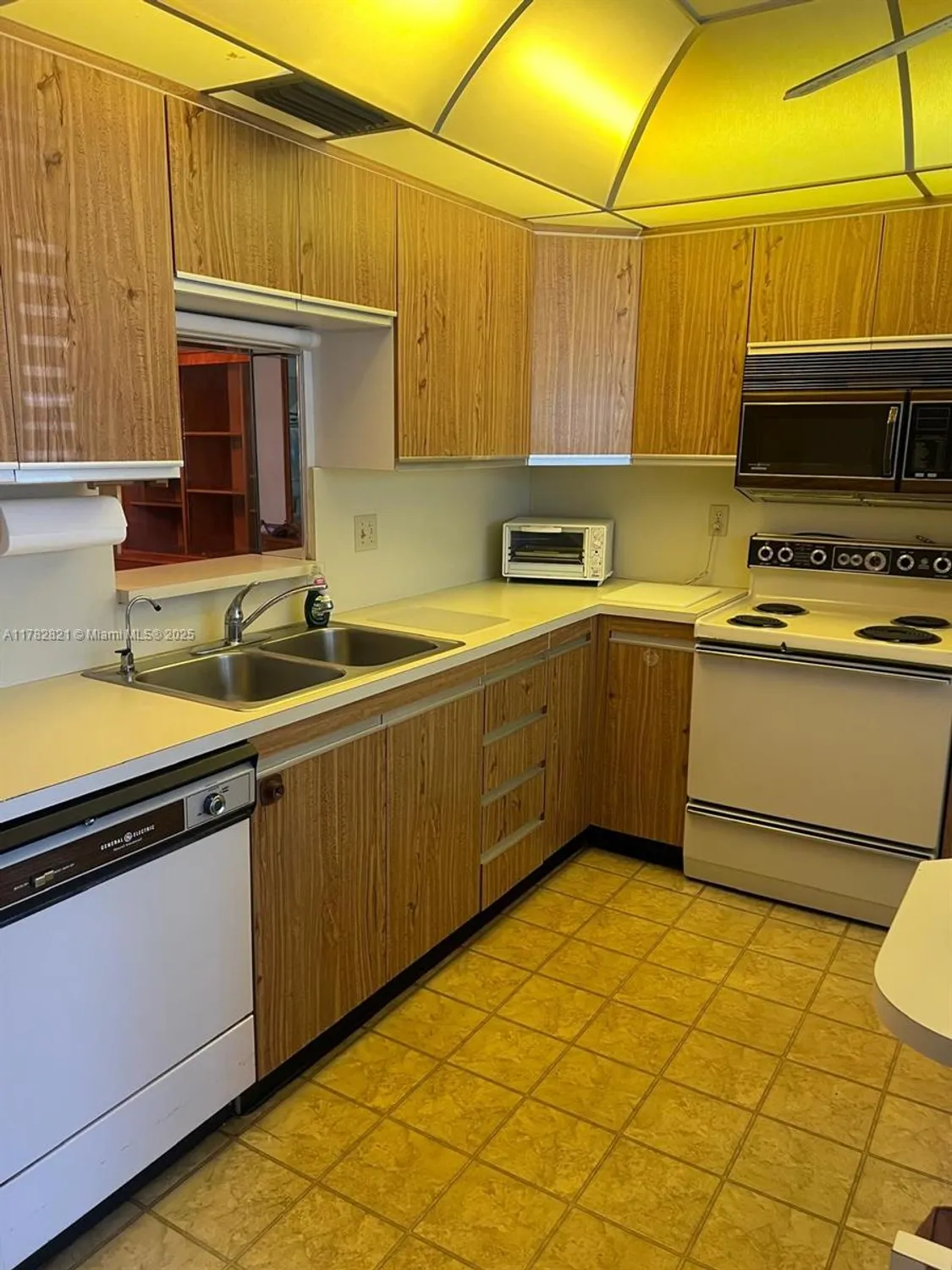 Property Slideshow image 7 of 27 | 3102 portofino pt m2, Coconut Creek, FL, 33066