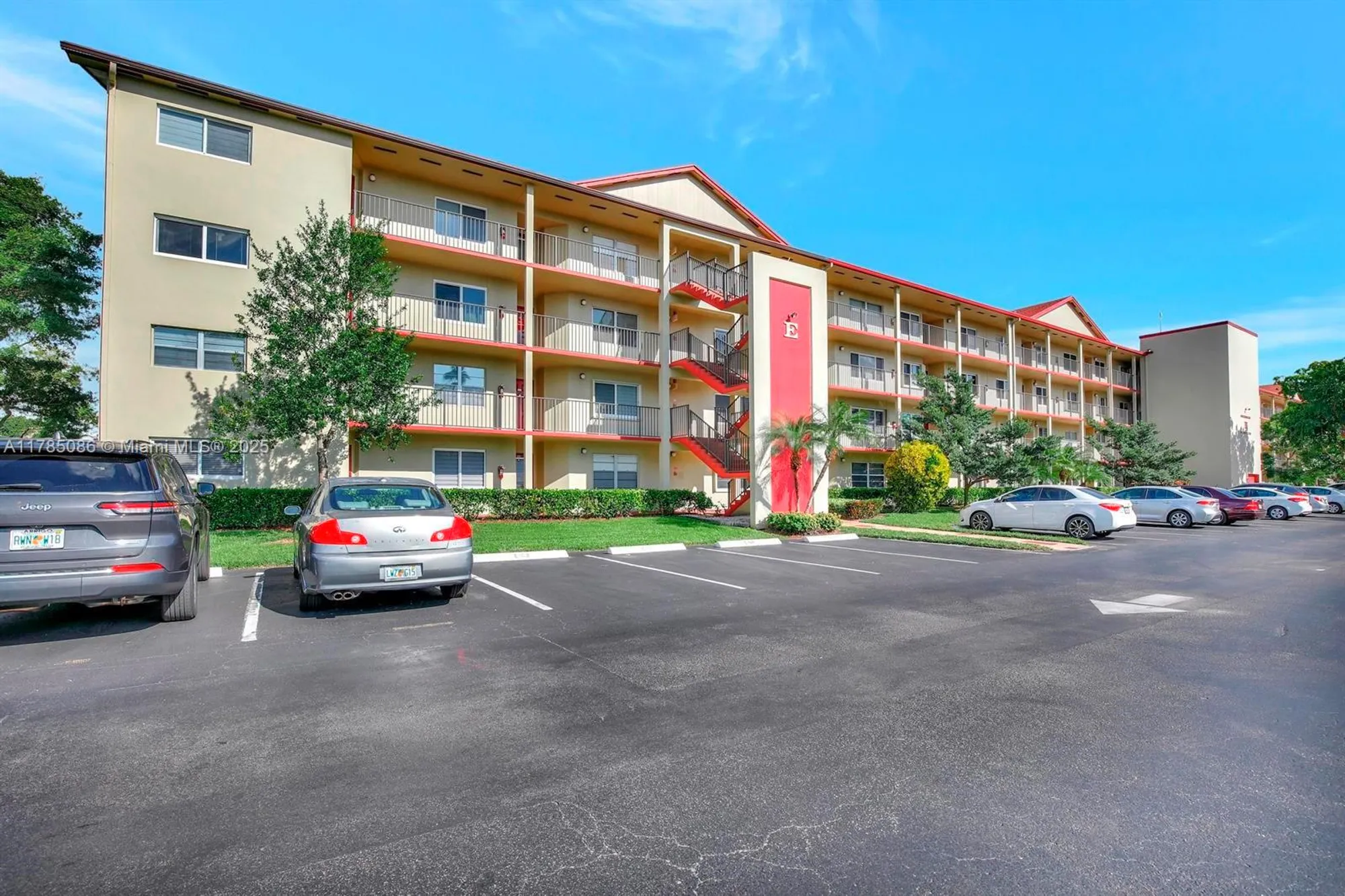 Property Slideshow image 2 of 11 | 901 sw 128th ter 407a, Pembroke Pines, FL, 33027