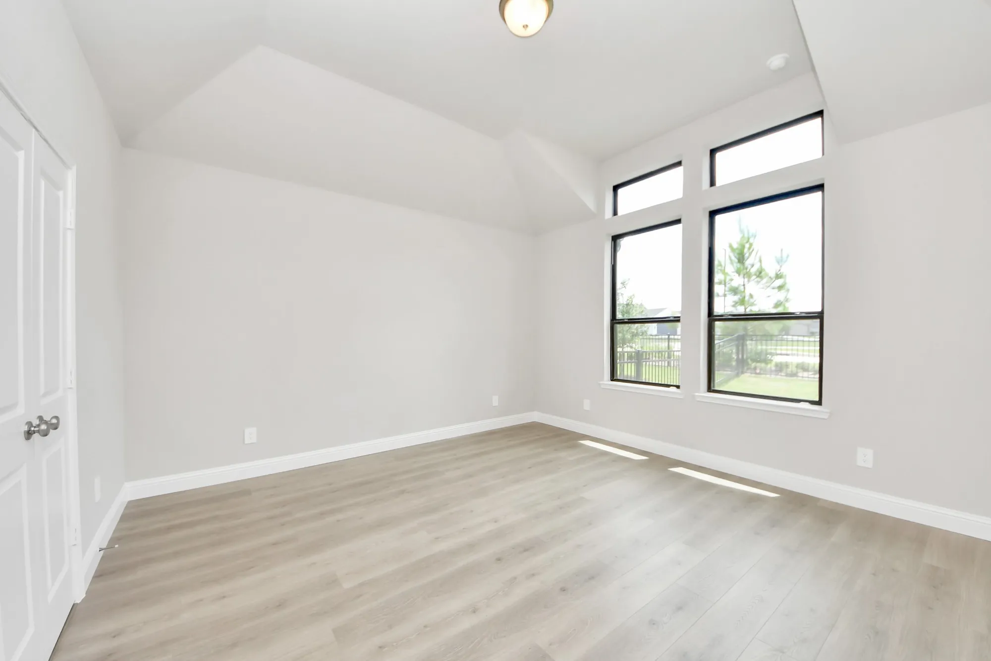 Property Slideshow image 10 of 33 | 14628 cedar elm ct, Willis, TX, 77318