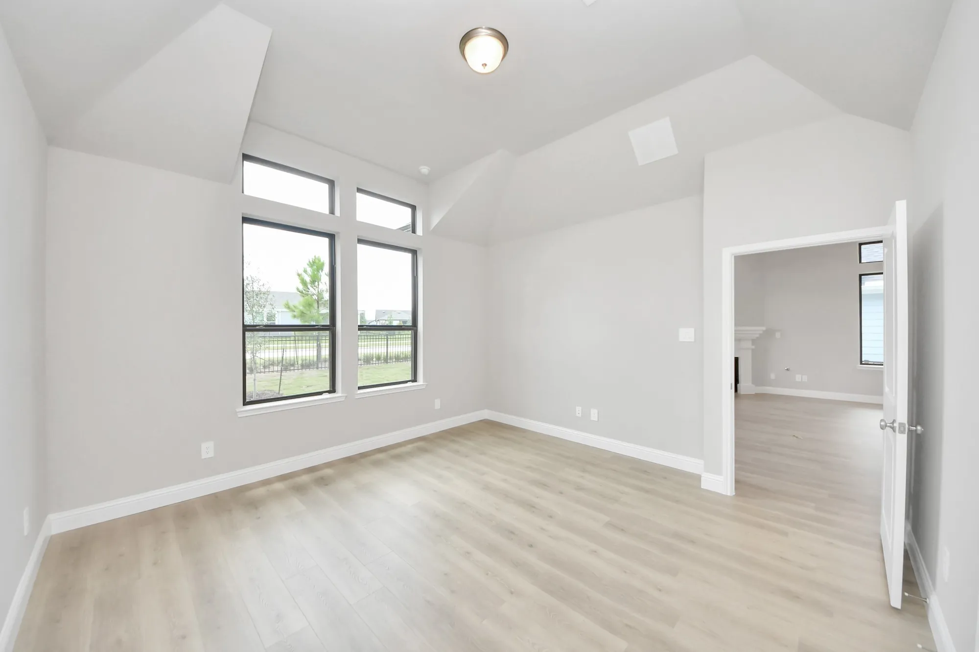 Property Slideshow image 12 of 33 | 14628 cedar elm ct, Willis, TX, 77318