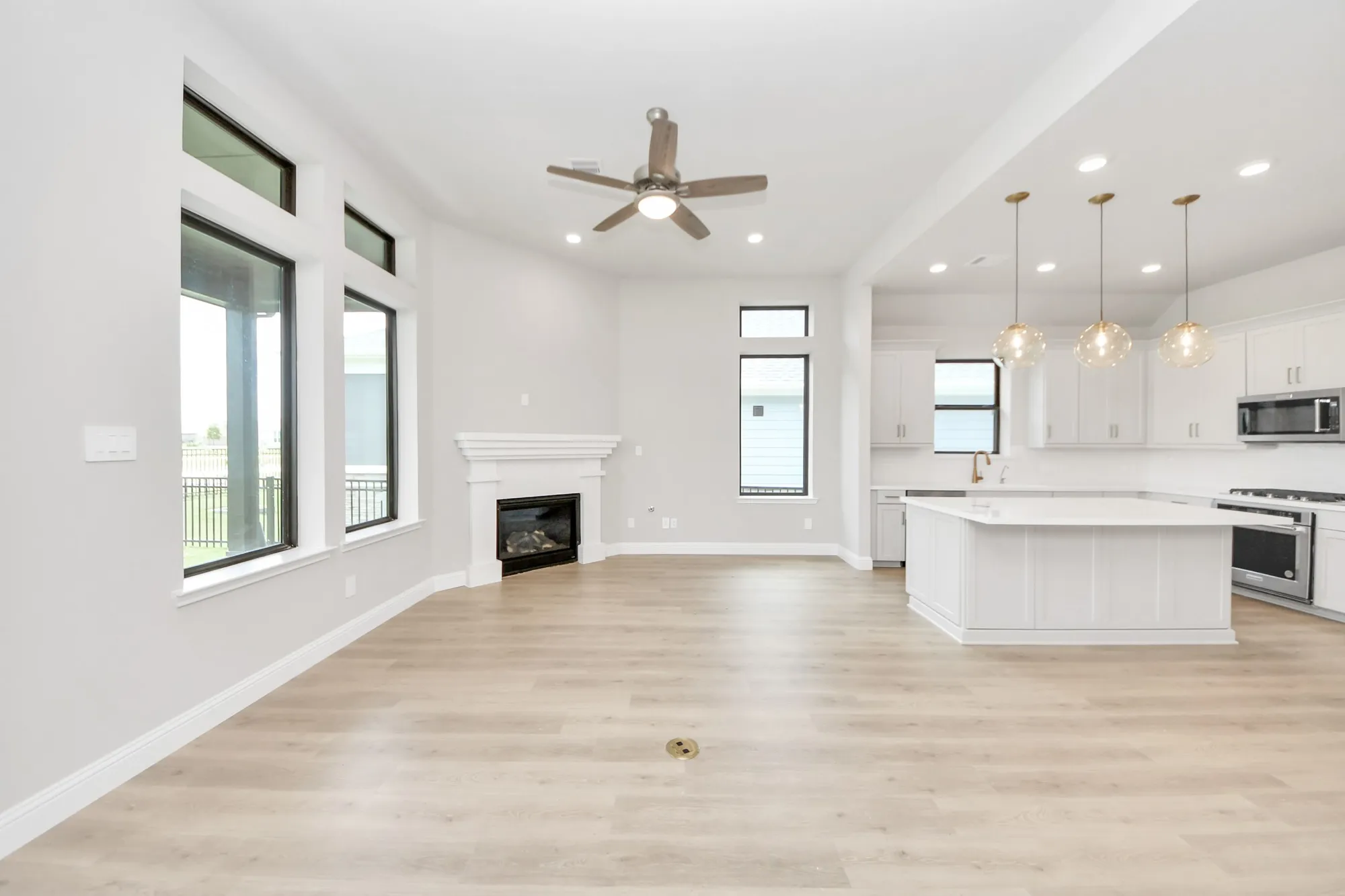 Property Slideshow image 26 of 33 | 14628 cedar elm ct, Willis, TX, 77318