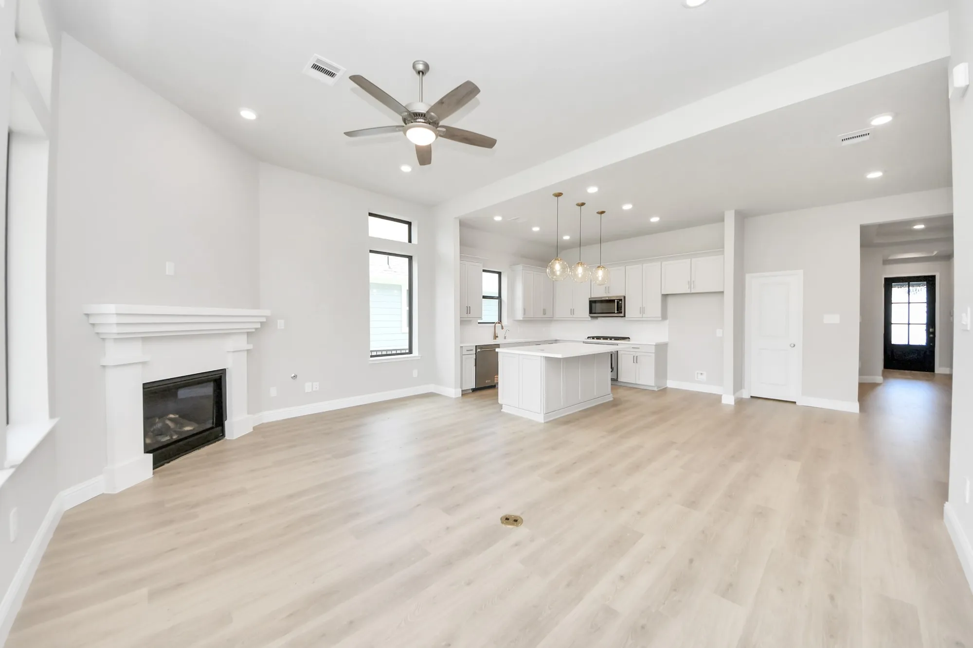 Property Slideshow image 27 of 33 | 14628 cedar elm ct, Willis, TX, 77318