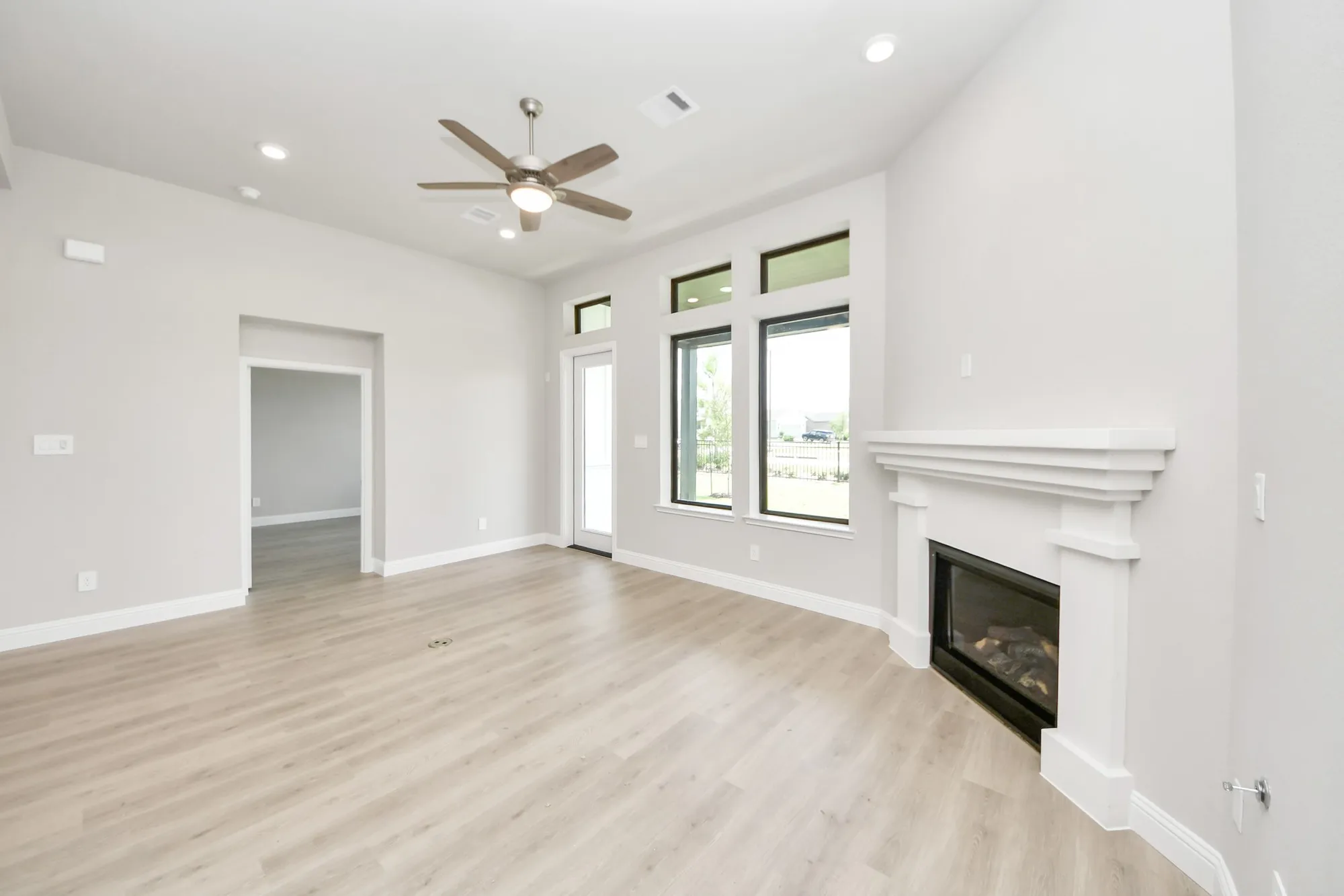 Property Slideshow image 28 of 33 | 14628 cedar elm ct, Willis, TX, 77318