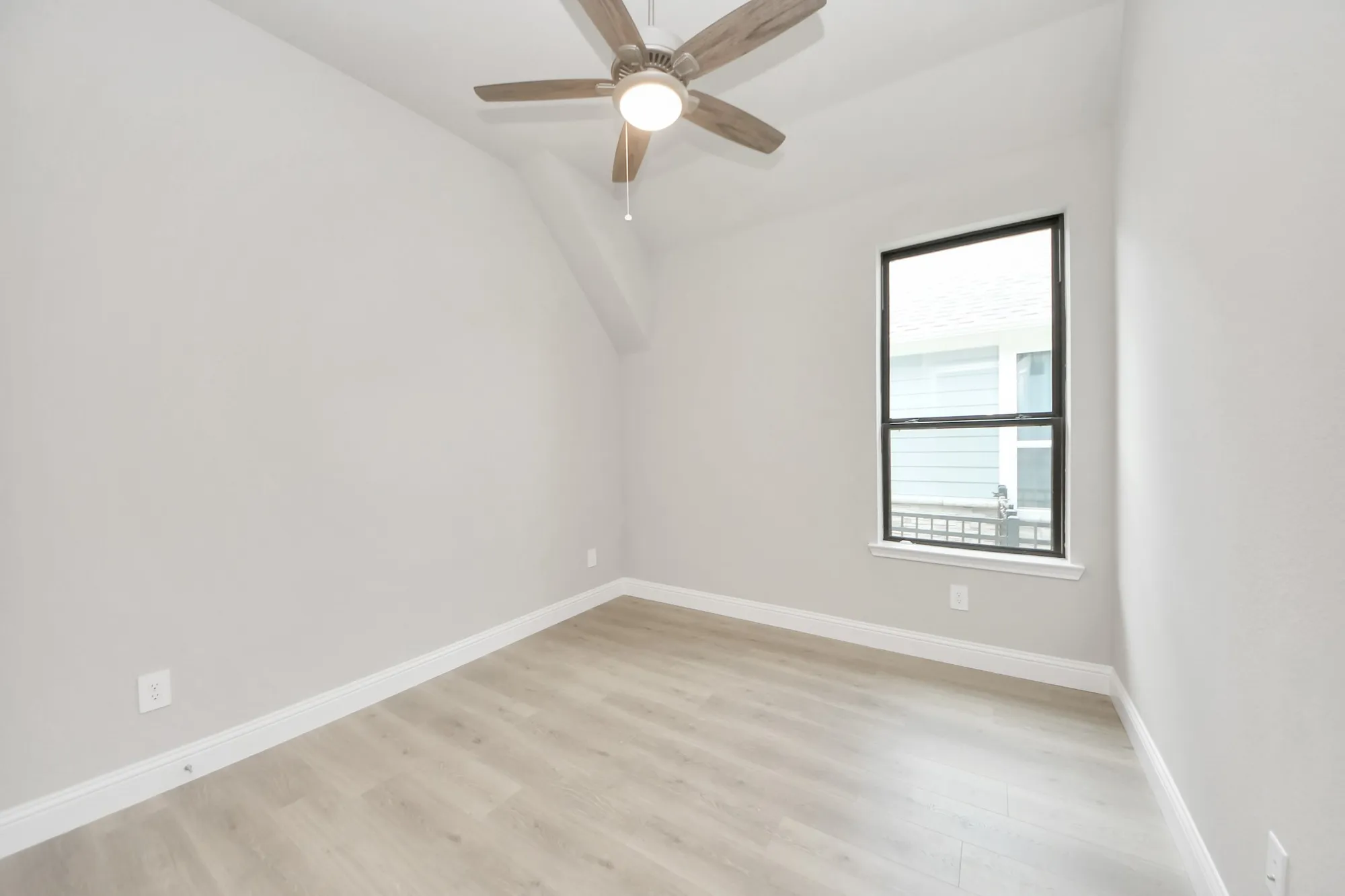 Property Slideshow image 7 of 33 | 14628 cedar elm ct, Willis, TX, 77318