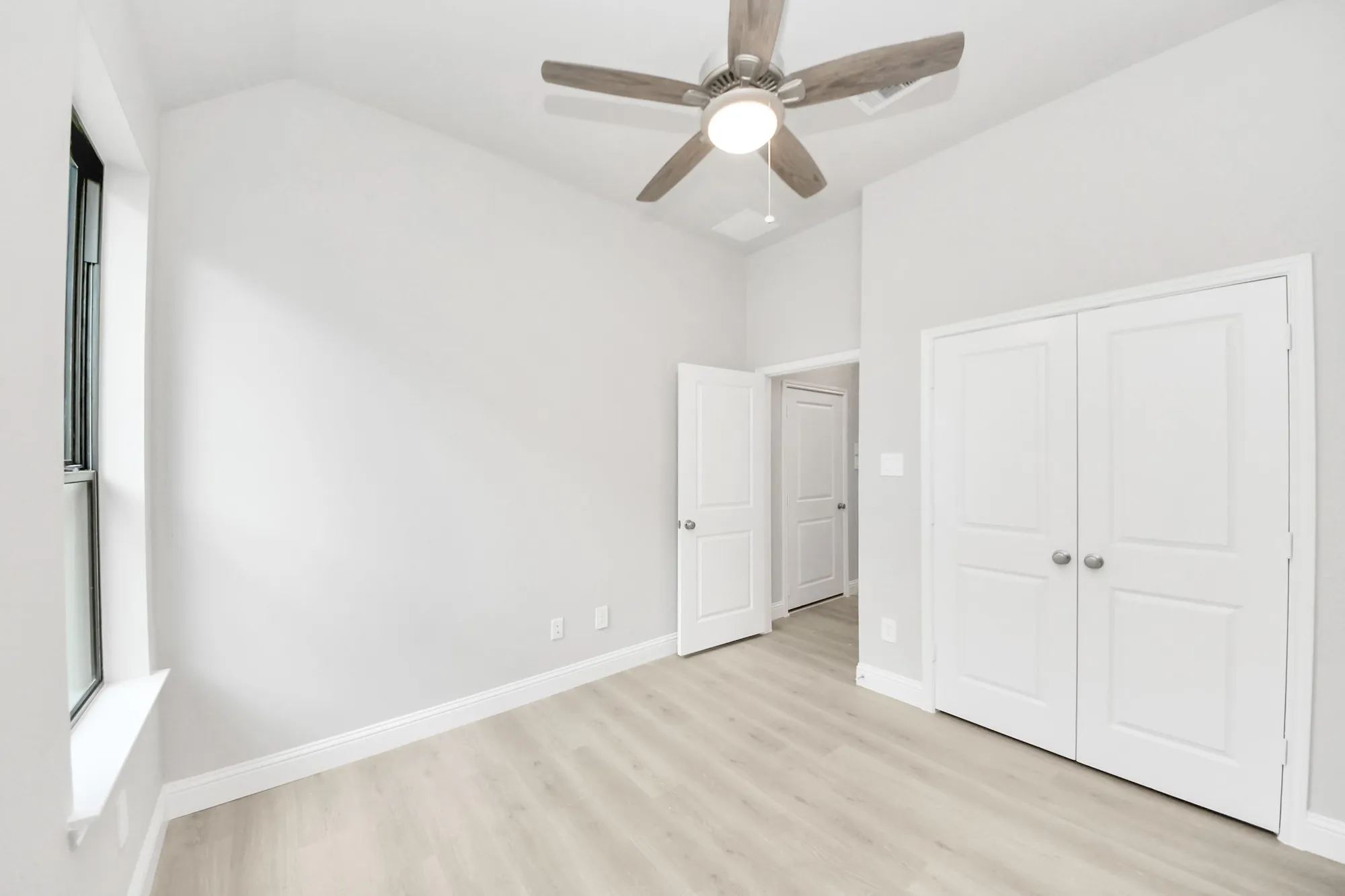 Property Slideshow image 8 of 33 | 14628 cedar elm ct, Willis, TX, 77318