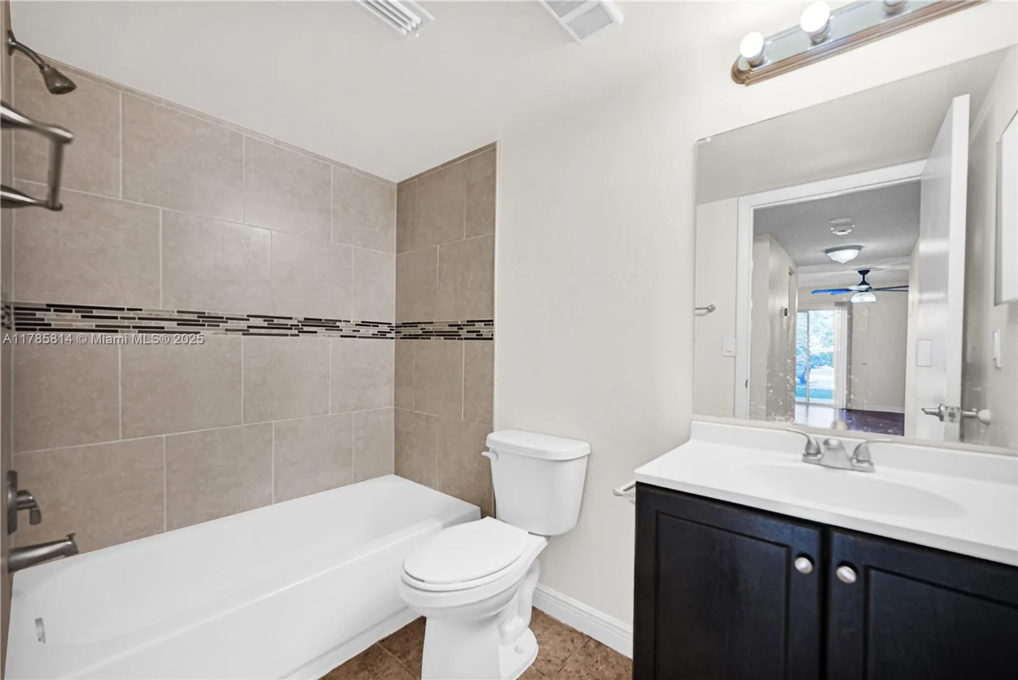 Property Slideshow image 16 of 40 | 7640 westwood dr apt 404, Tamarac, FL, 33321