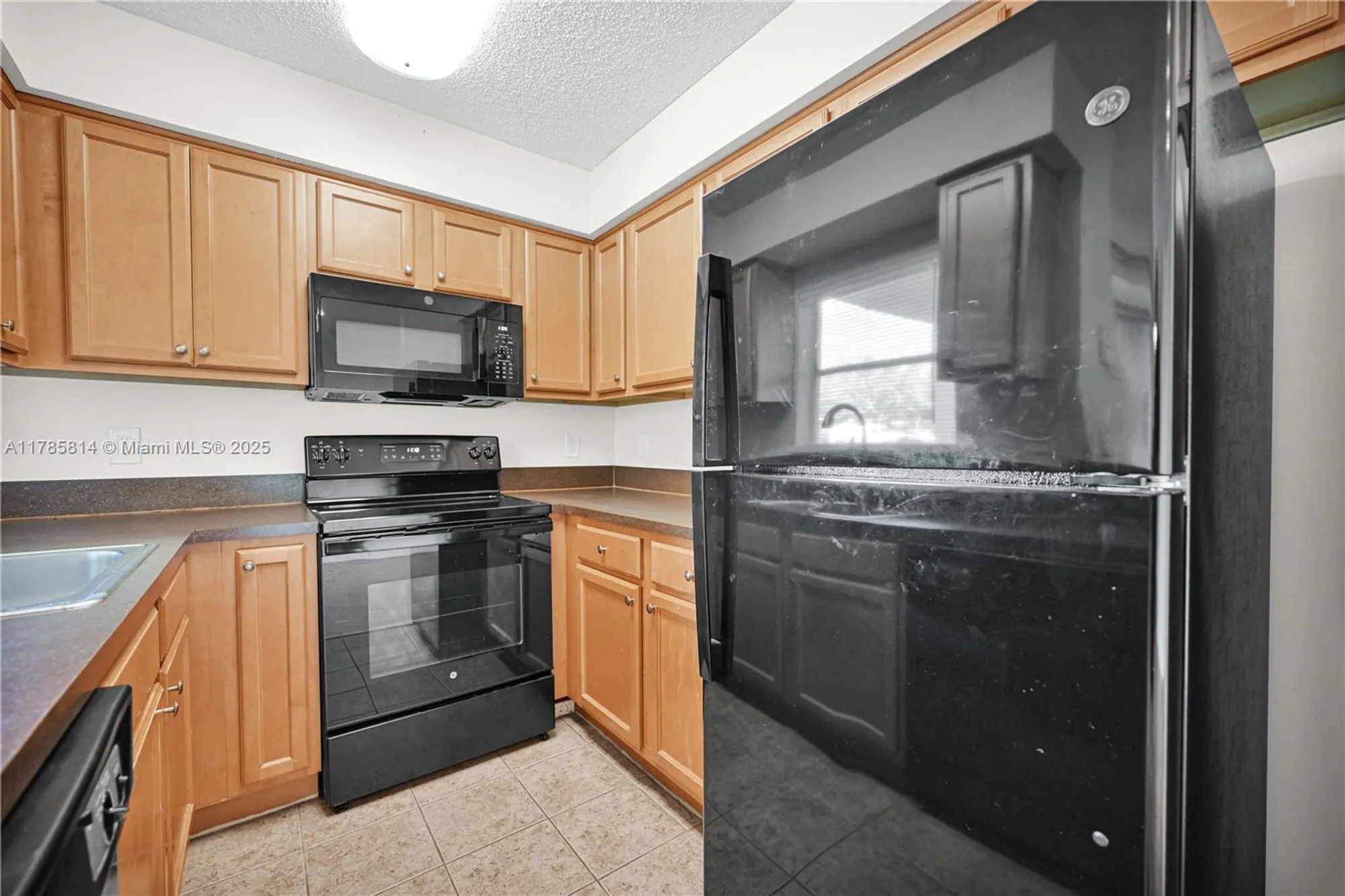 Property Slideshow image 27 of 40 | 7640 westwood dr apt 404, Tamarac, FL, 33321