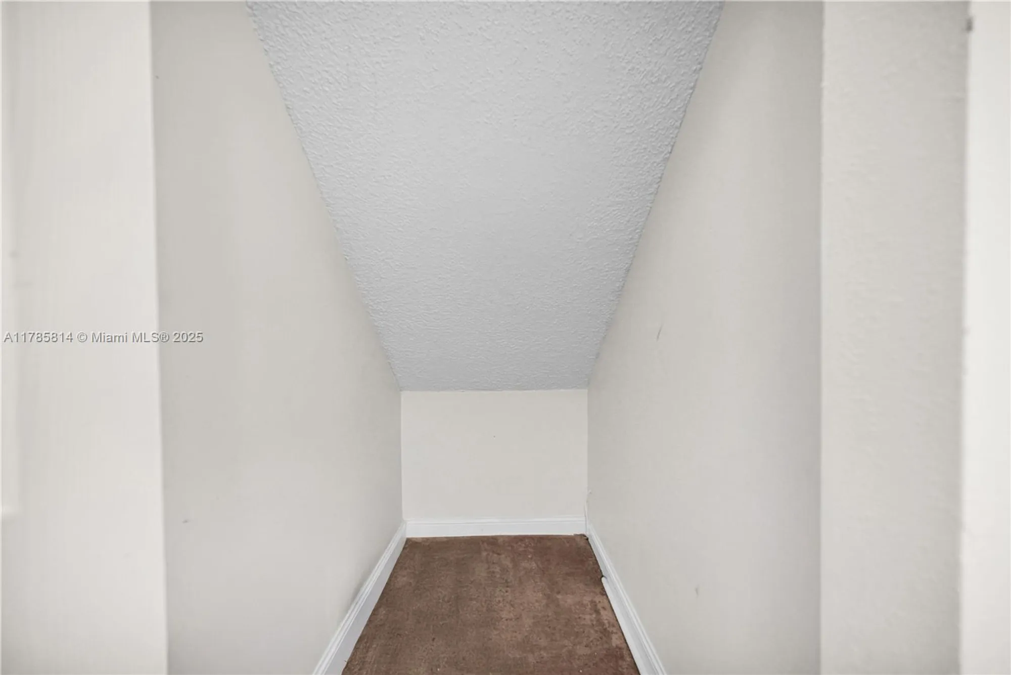 Property Slideshow image 22 of 40 | 7640 westwood dr apt 404, Tamarac, FL, 33321